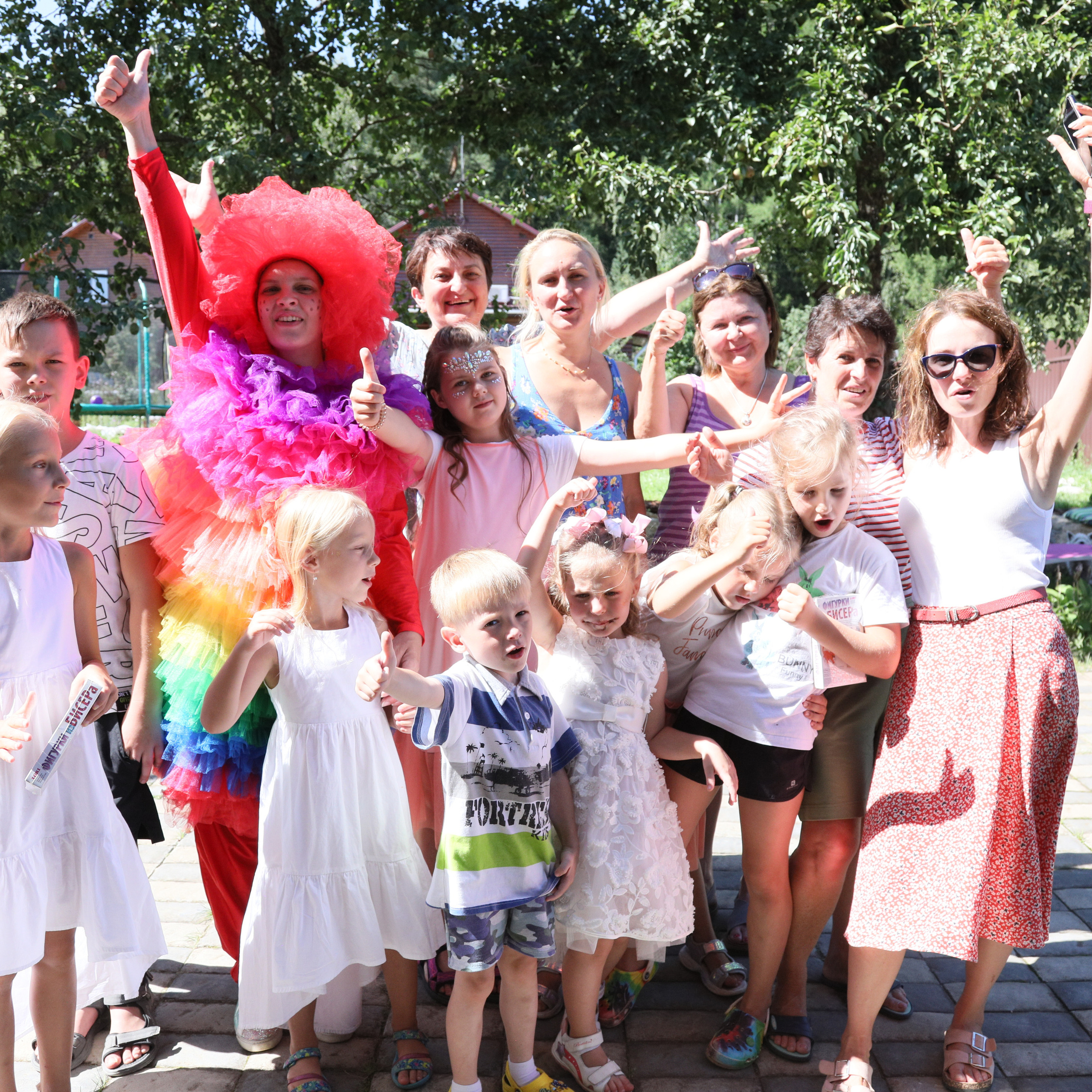 Семейная фотосессия love story. Загородная фотостудия Глэмпинг в МО