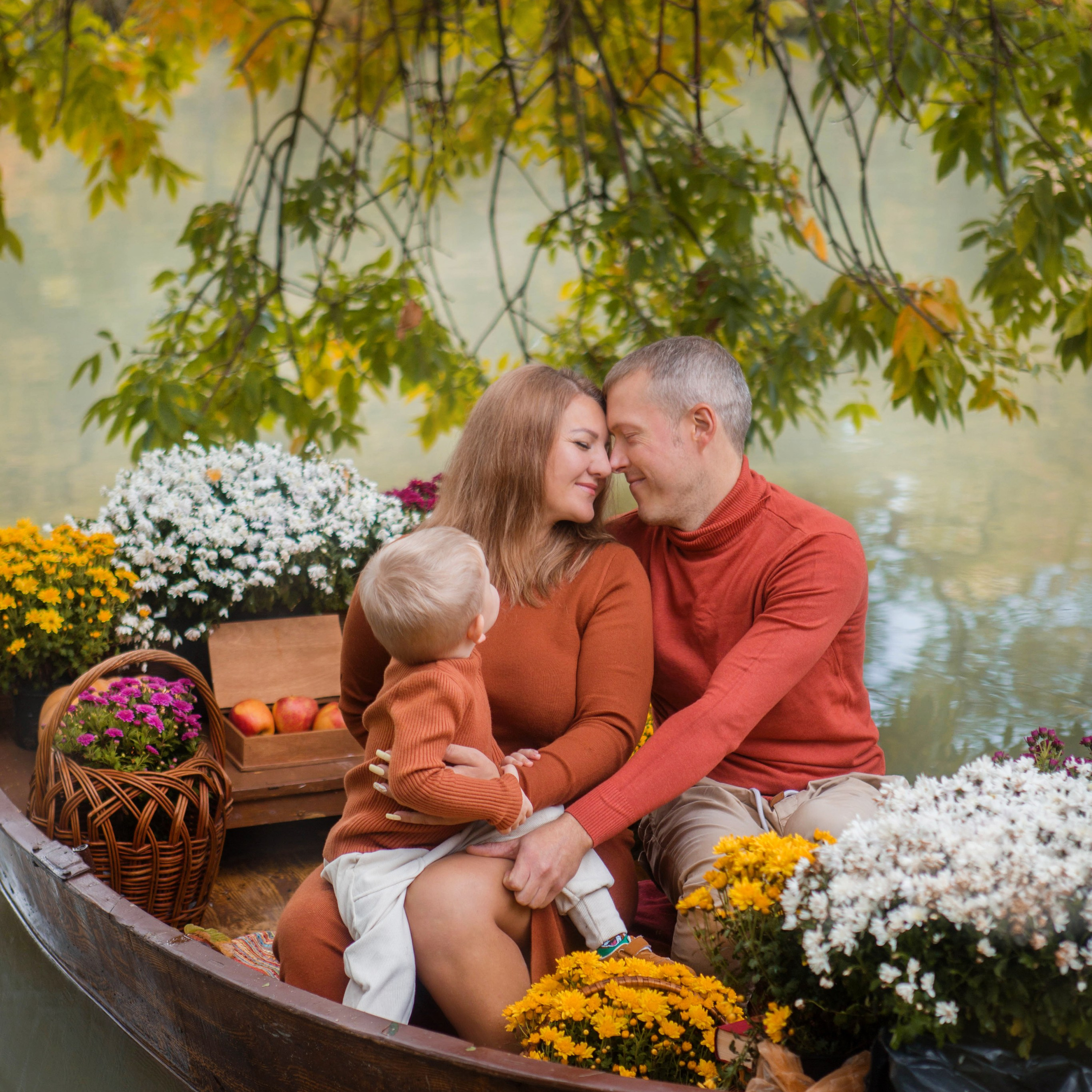 Лодка хризантем (осень)