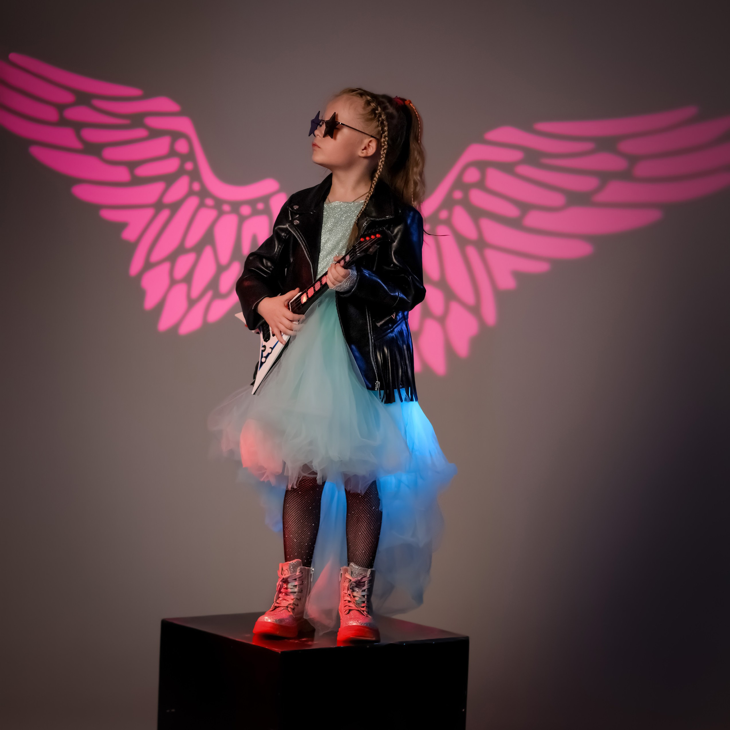 Журнал MOEVIR Magazine | September Issue 2025||Париж, Франция|Модель: Nika|Стилист - Ольга Калинина 