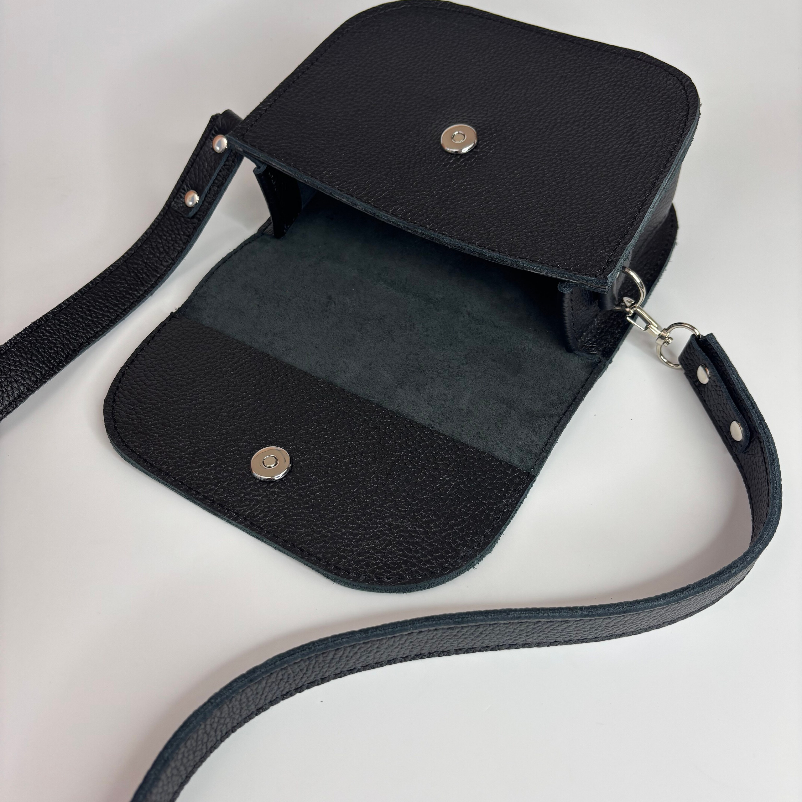 Нэя черная максимус. Бренд Alligatore Biaco — это изящные изделия из натуральной кожи