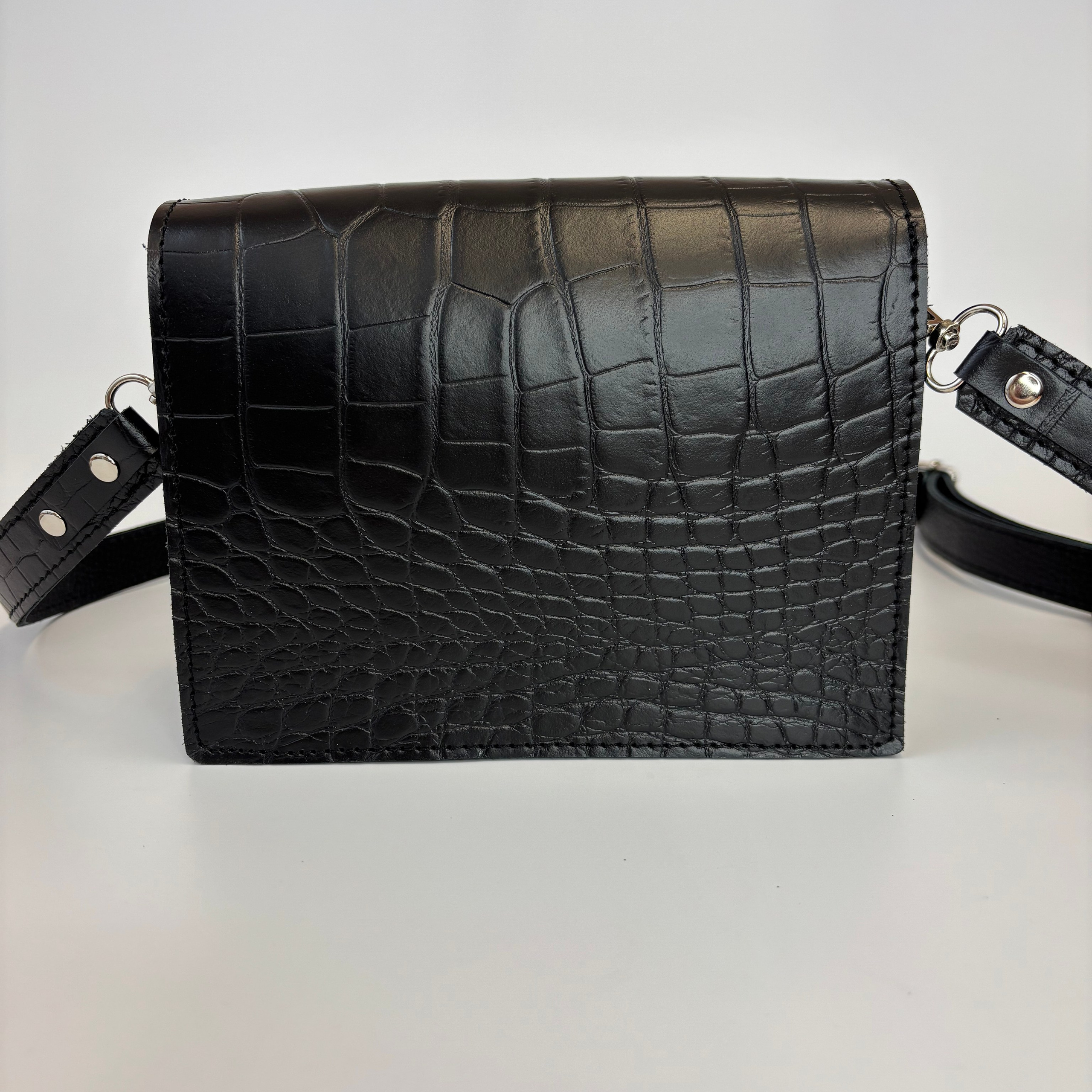 Юта мини черная матовая. Бренд Alligatore Biaco — это изящные изделия из натуральной кожи