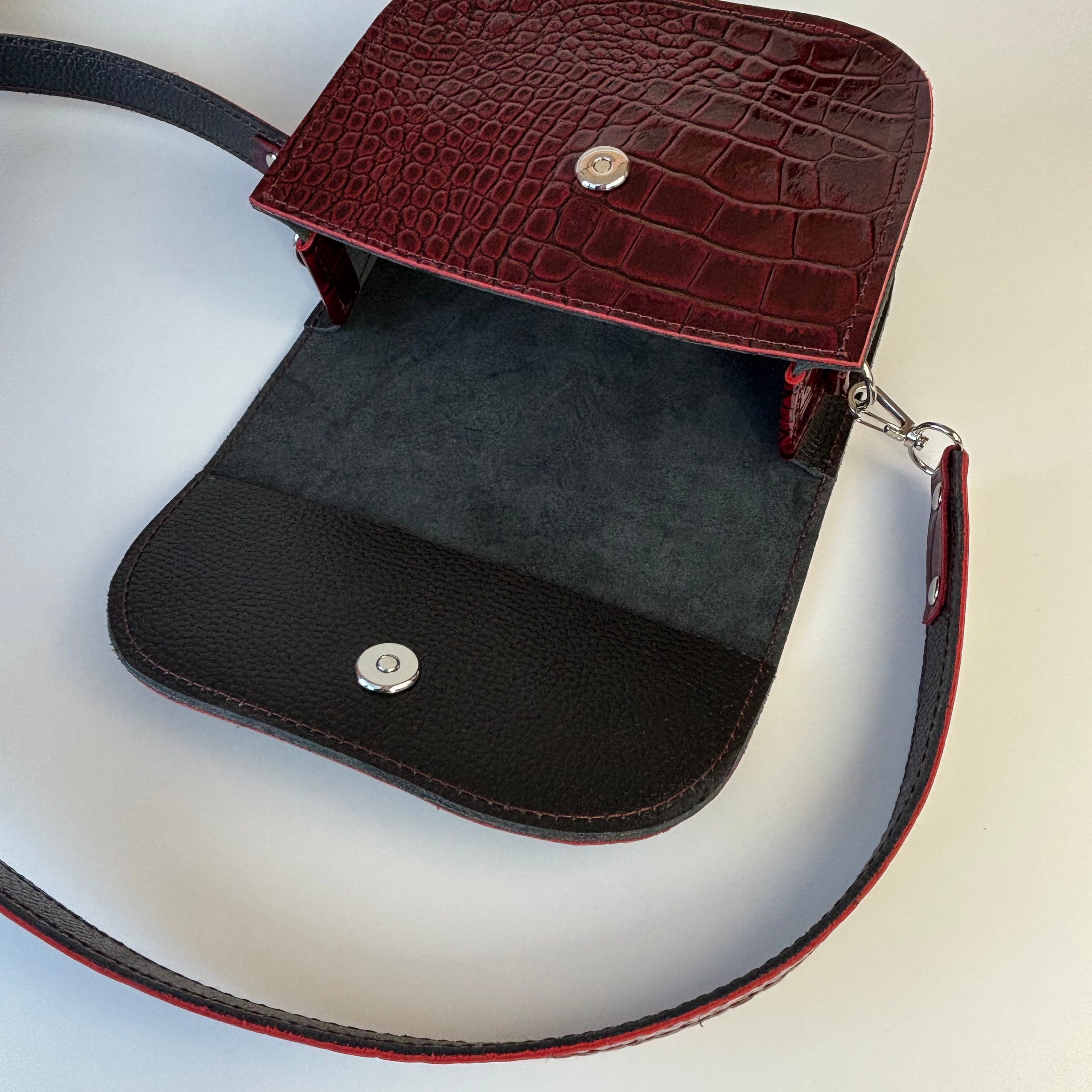 Нэя бордовая лаковая. Бренд Alligatore Biaco — это изящные изделия из натуральной кожи