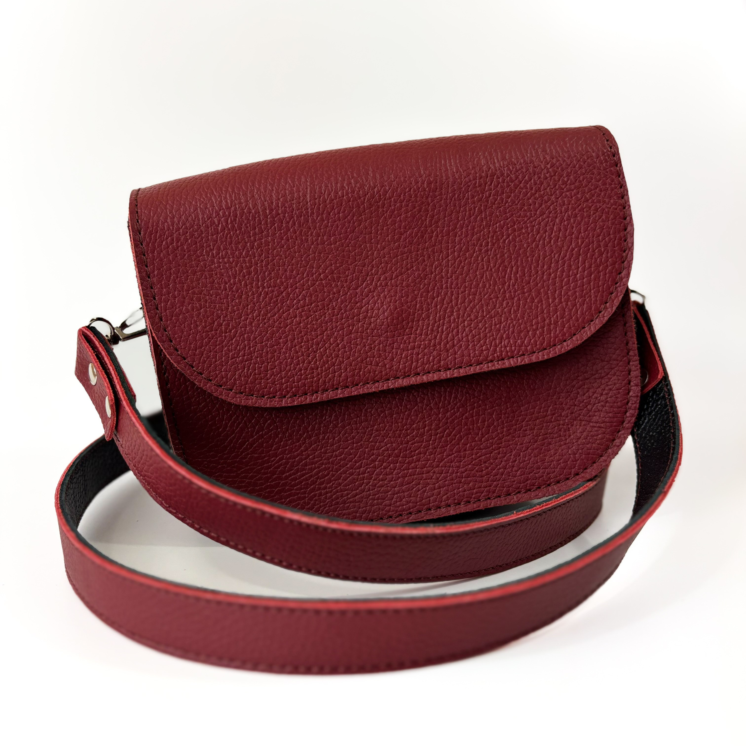 Нэя бордовая. Бренд Alligatore Biaco — это изящные изделия из натуральной кожи