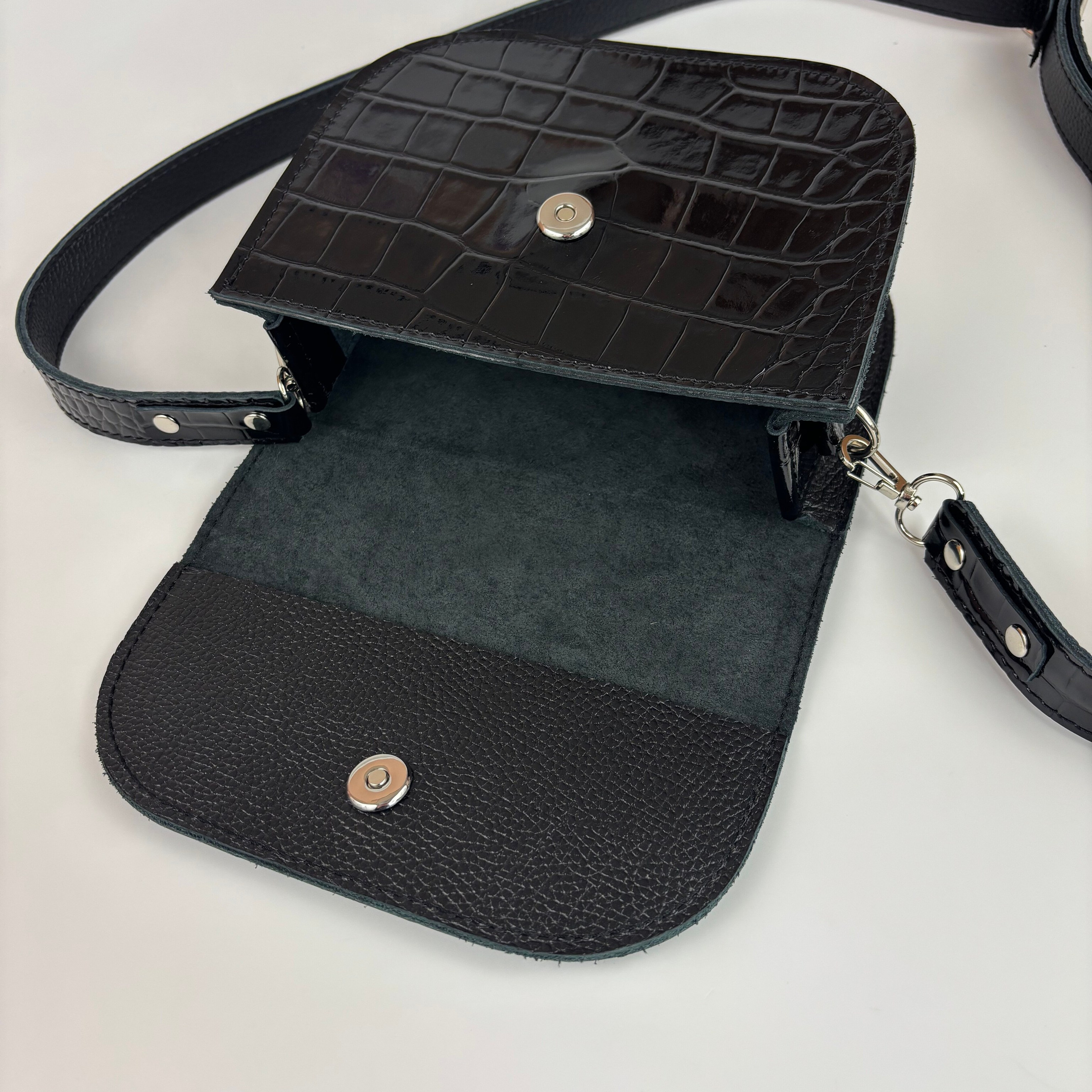 Нэя черная лаковая. Бренд Alligatore Biaco — это изящные изделия из натуральной кожи