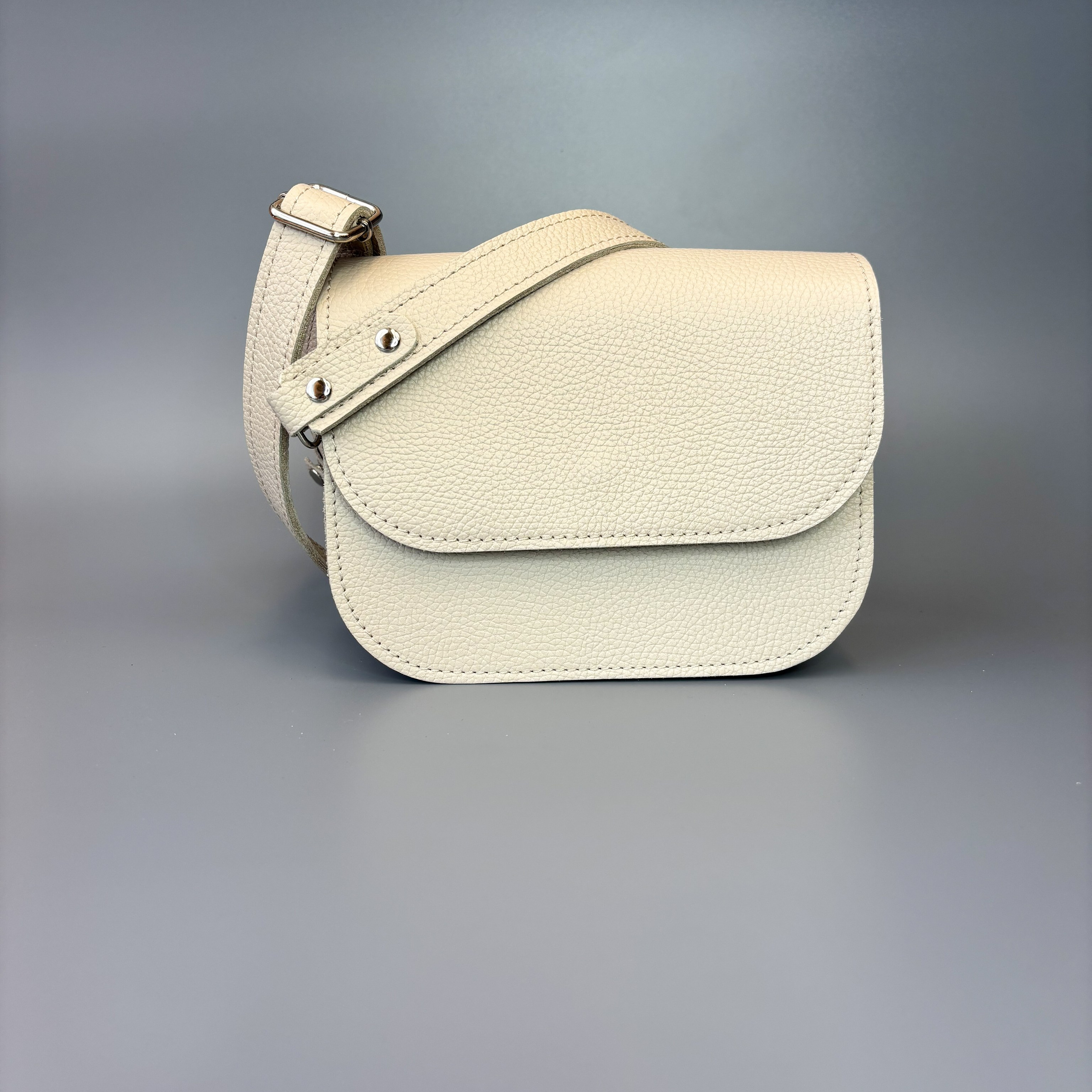 Нэя бежевая. Бренд Alligatore Biaco — это изящные изделия из натуральной кожи