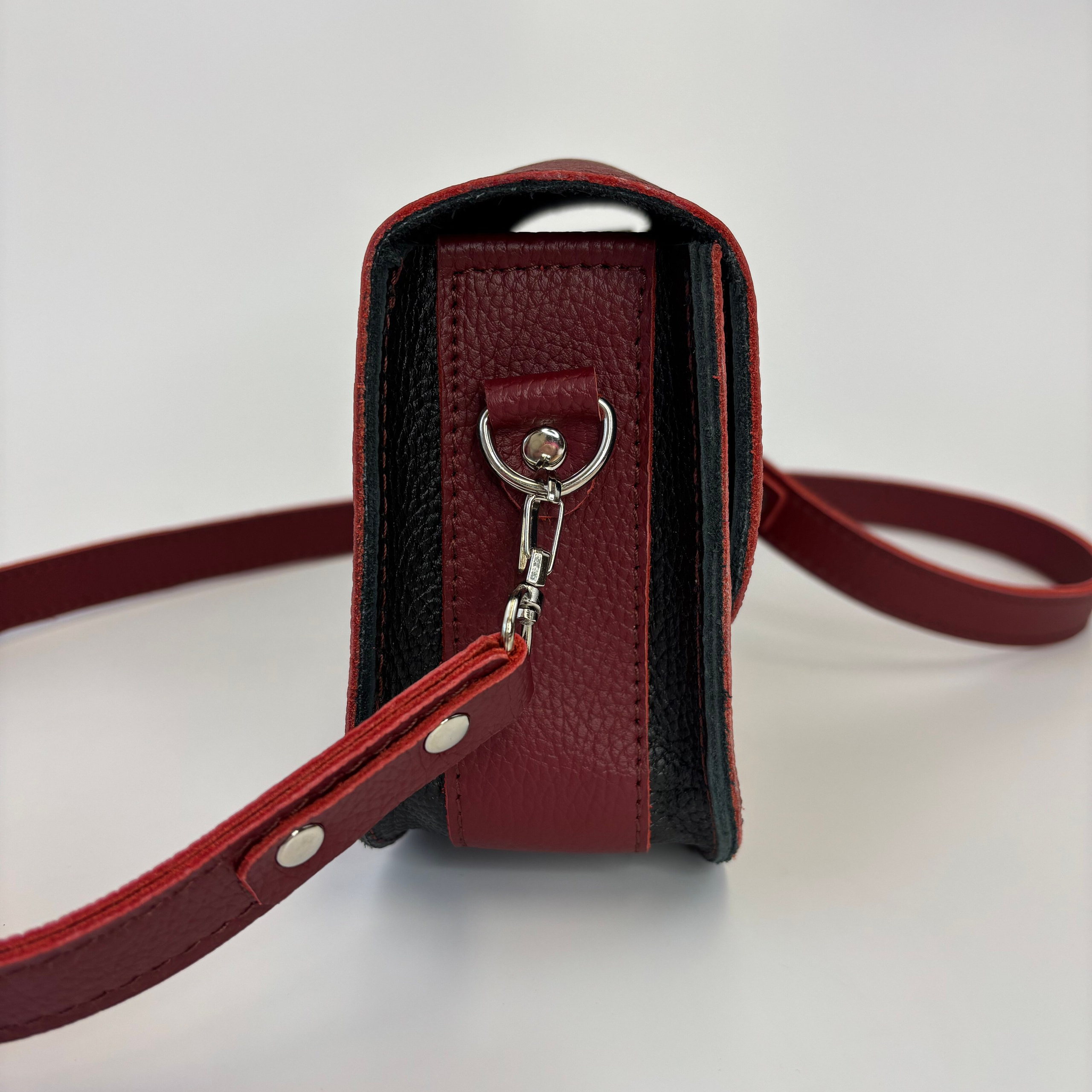 Нэя бордовая. Бренд Alligatore Biaco — это изящные изделия из натуральной кожи