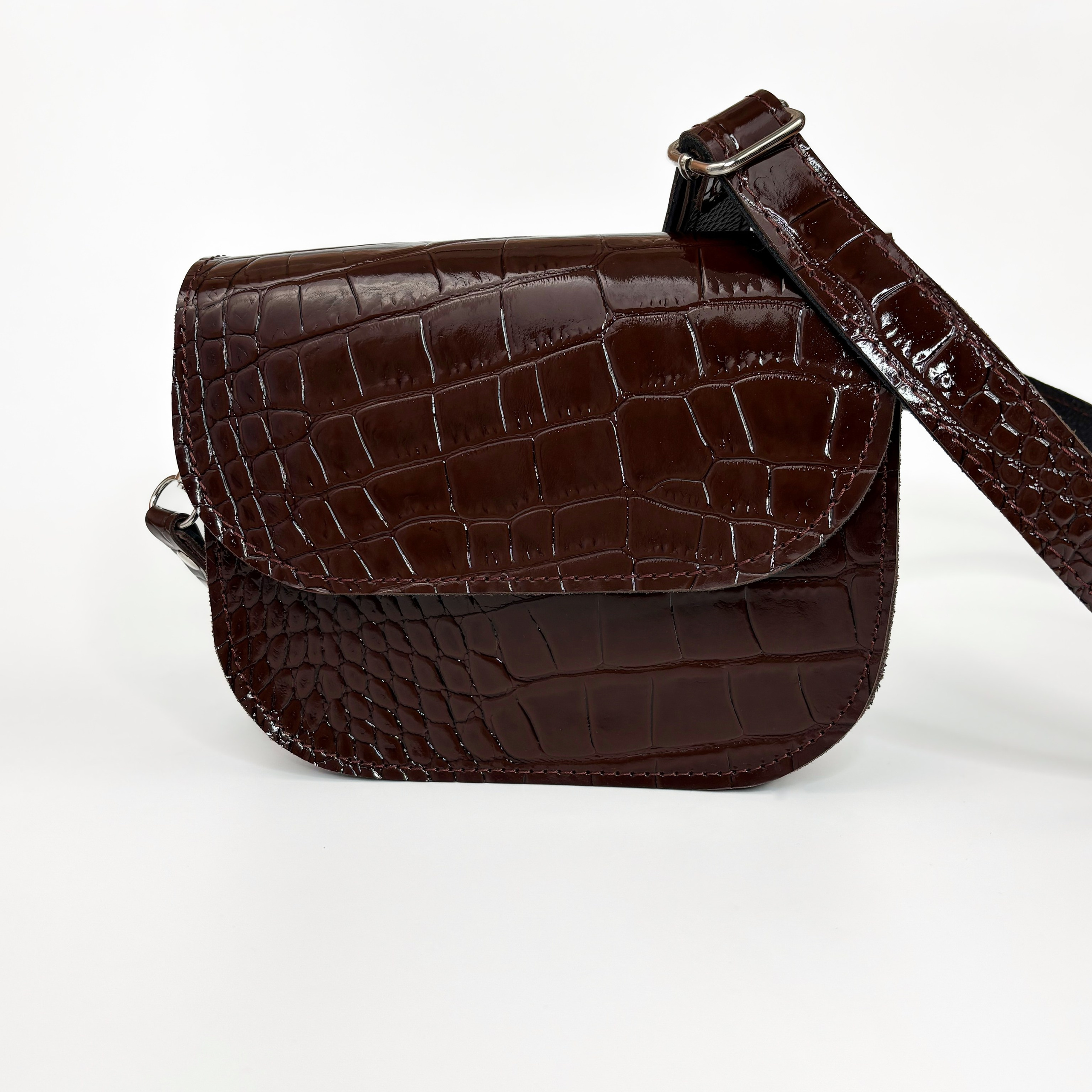 Нэя коричневая лаковая. Бренд Alligatore Biaco — это изящные изделия из натуральной кожи