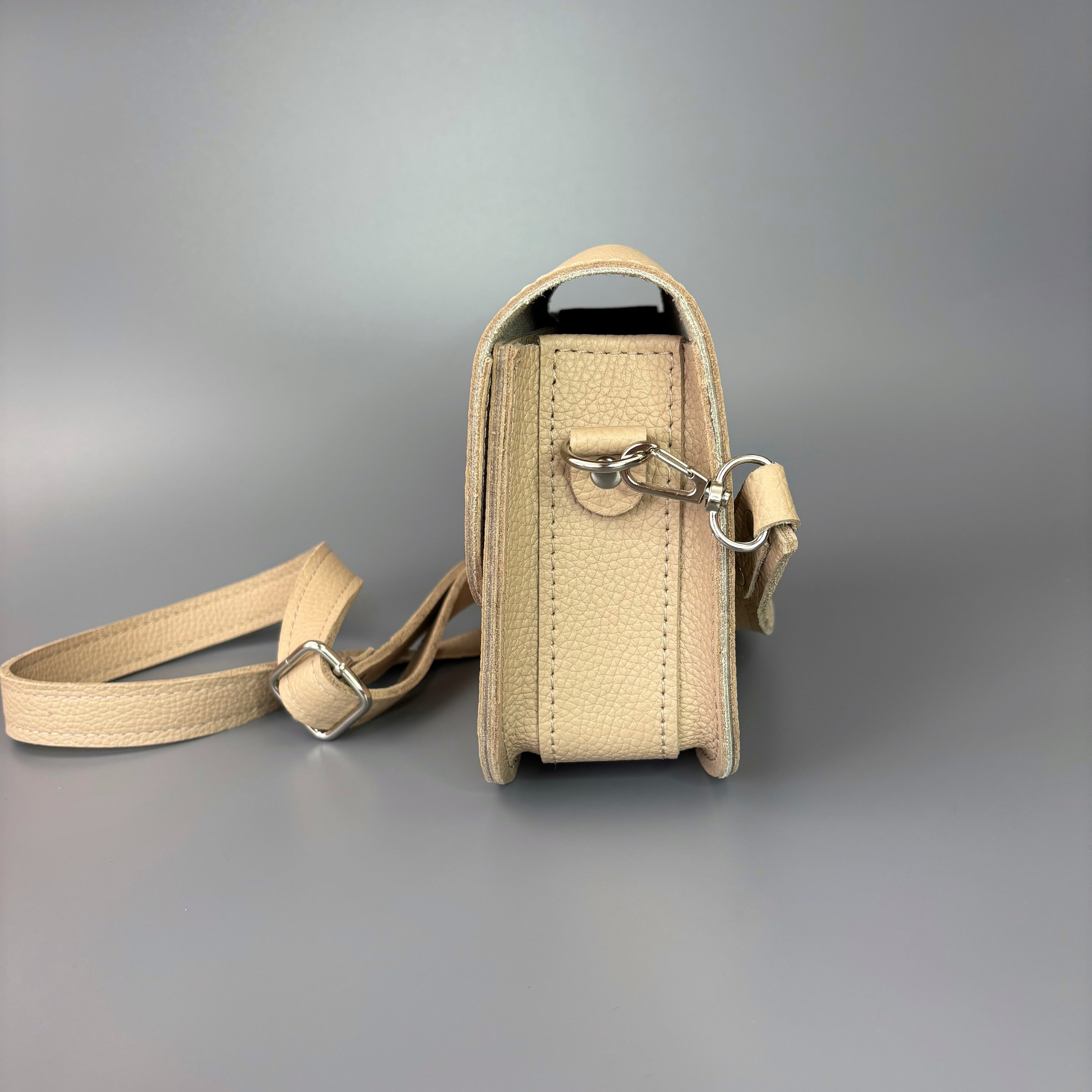 Нэя темно-бежевая. Бренд Alligatore Biaco — это изящные изделия из натуральной кожи