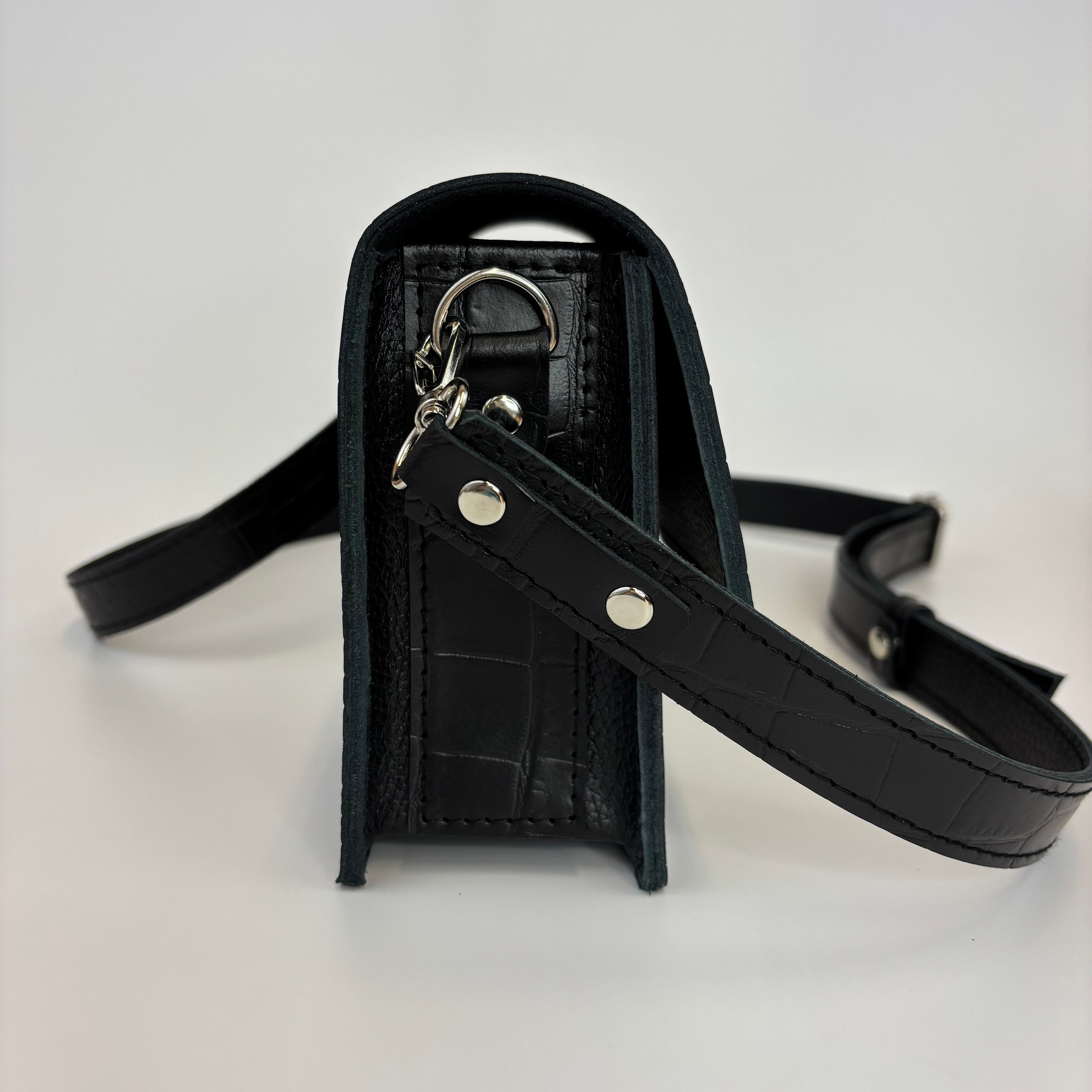 Юта мини черная матовая. Бренд Alligatore Biaco — это изящные изделия из натуральной кожи