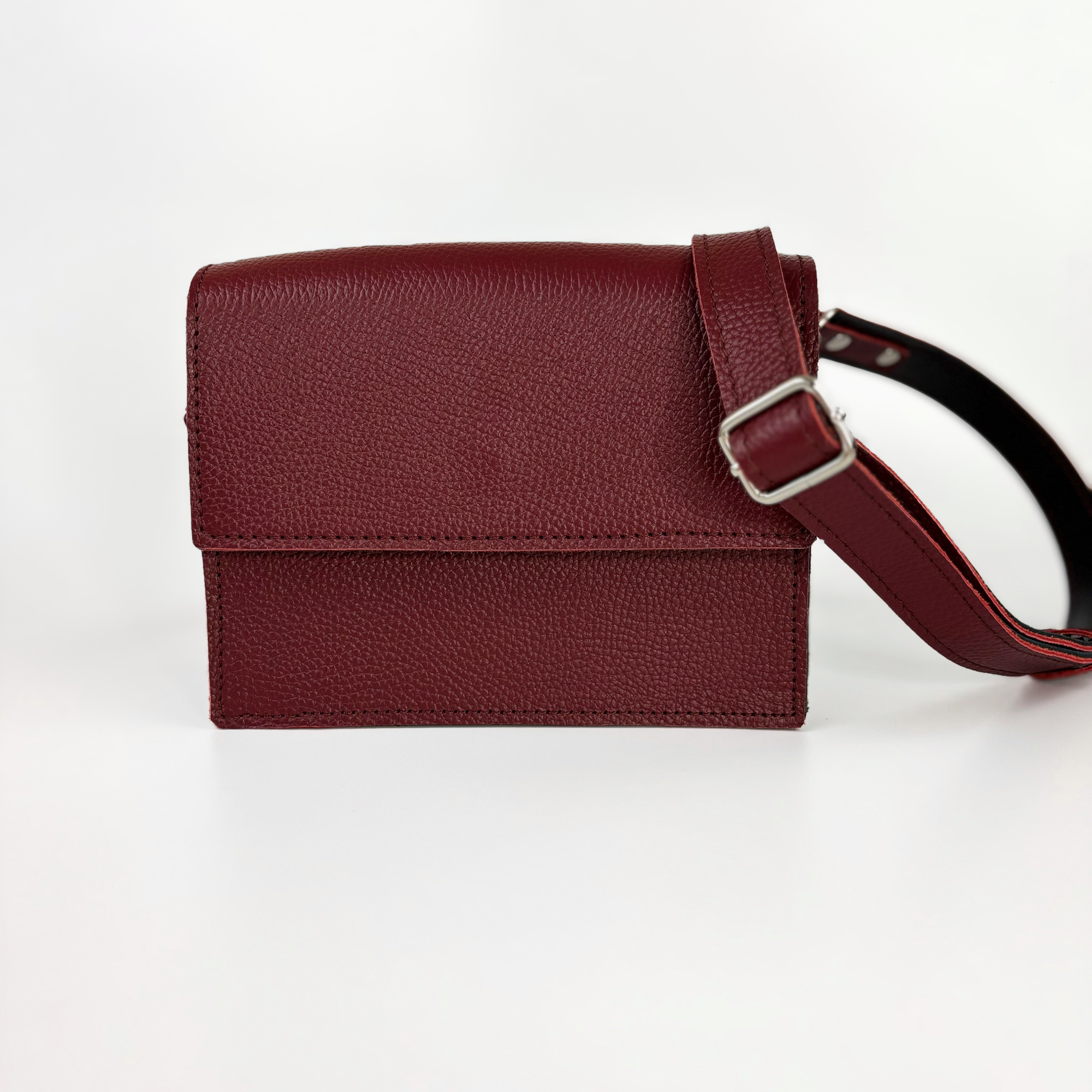 Юта мини бордовая. Бренд Alligatore Biaco — это изящные изделия из натуральной кожи