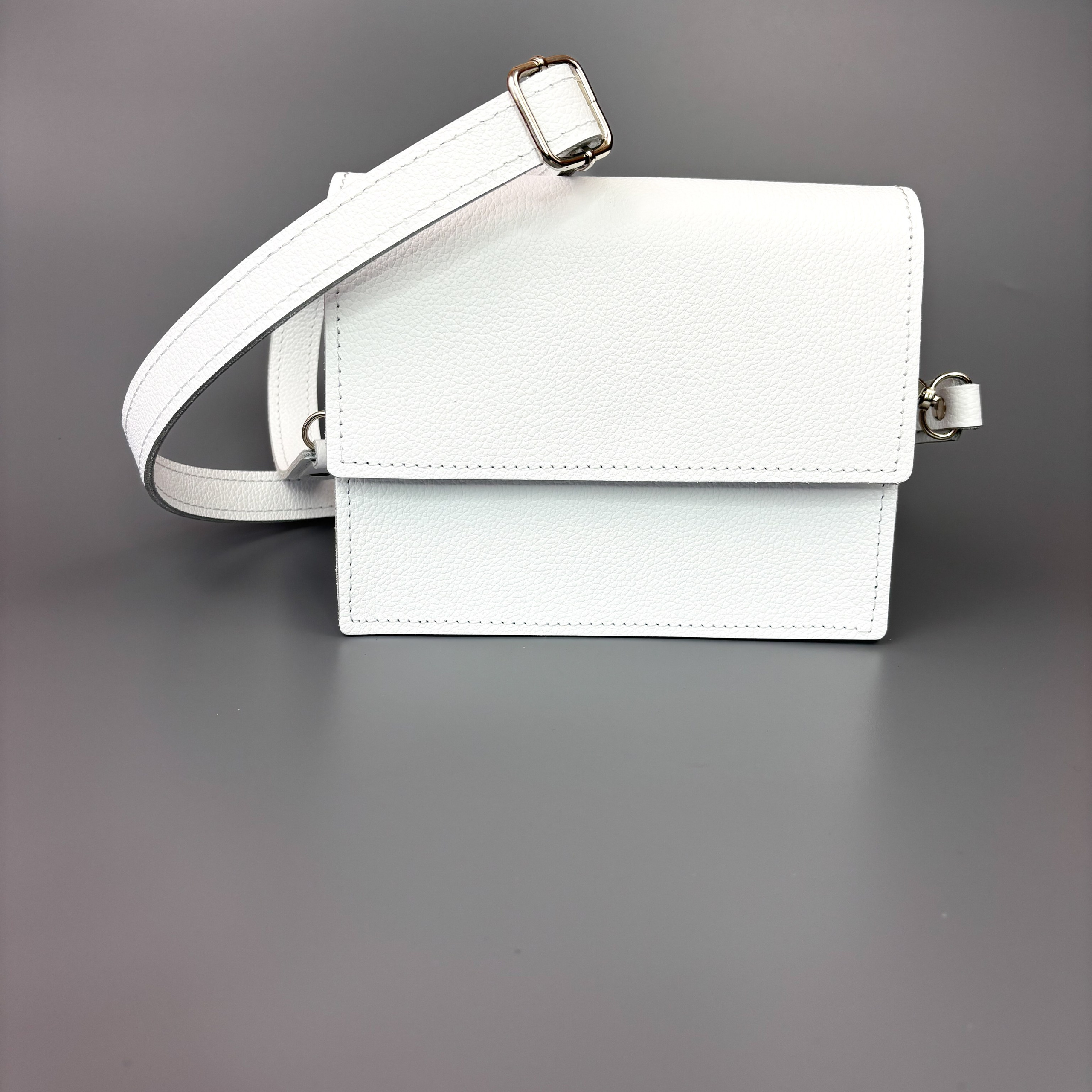 Юта мини белая. Бренд Alligatore Biaco — это изящные изделия из натуральной кожи