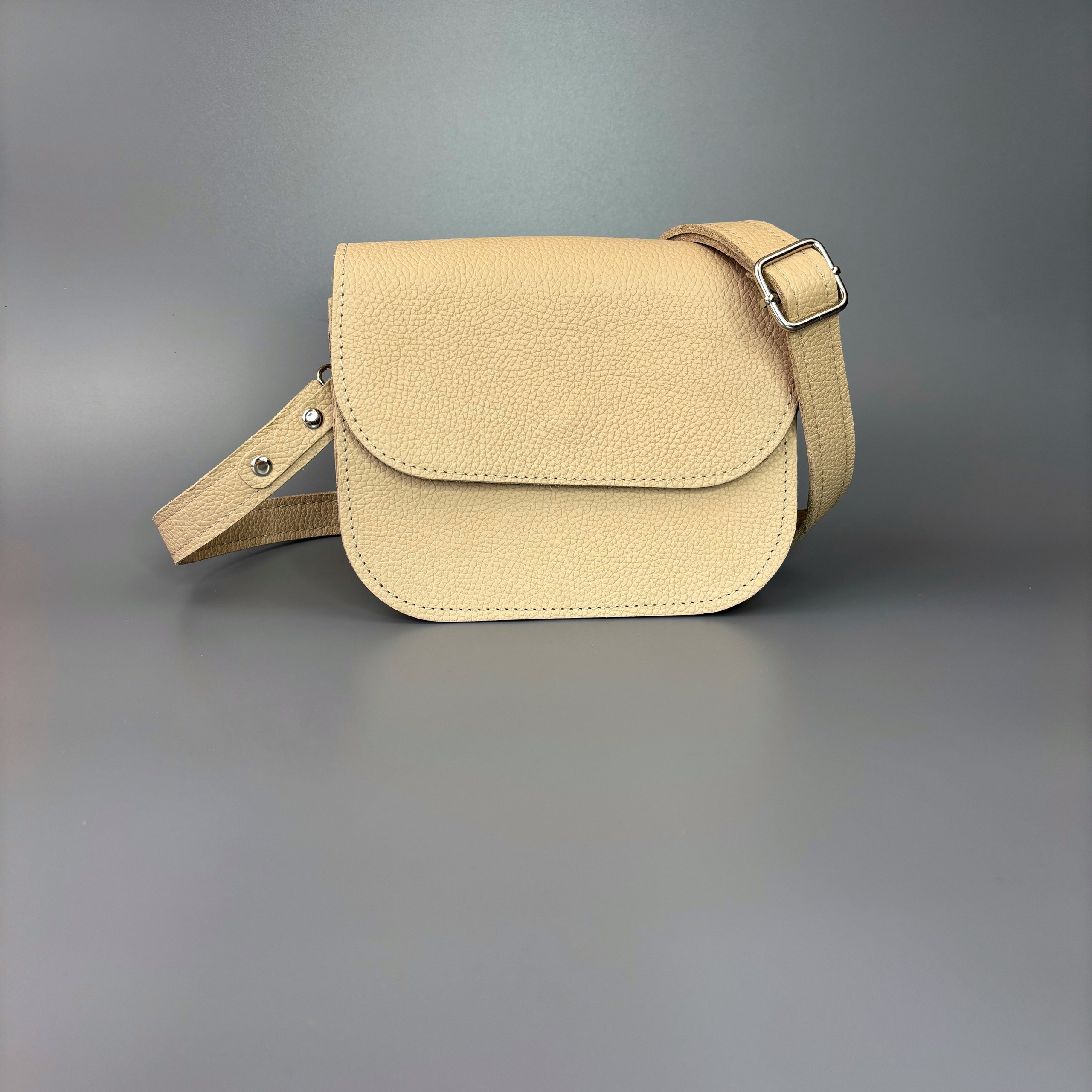 Нэя темно-бежевая. Бренд Alligatore Biaco — это изящные изделия из натуральной кожи