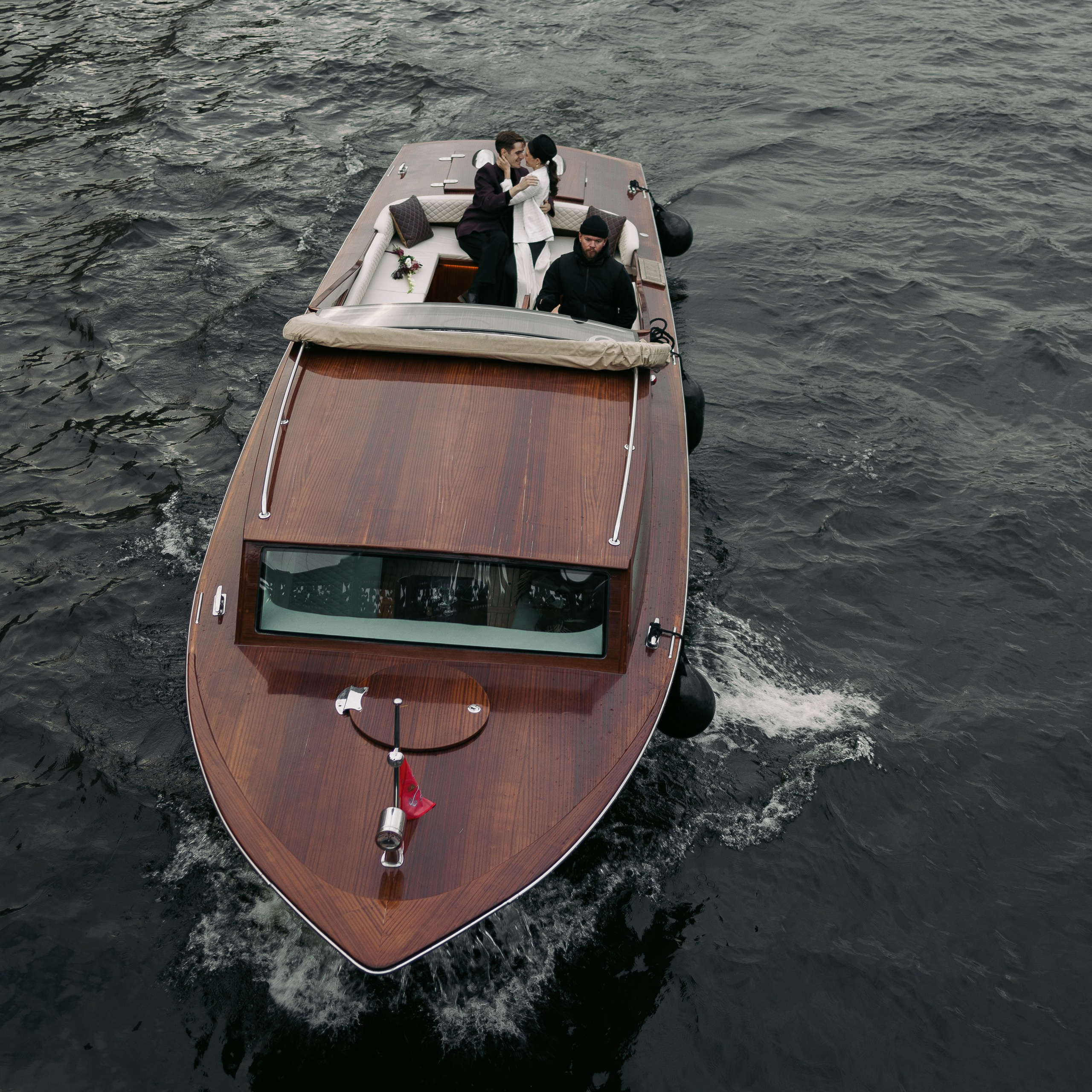 По&nbsp;рекам и&nbsp;каналам