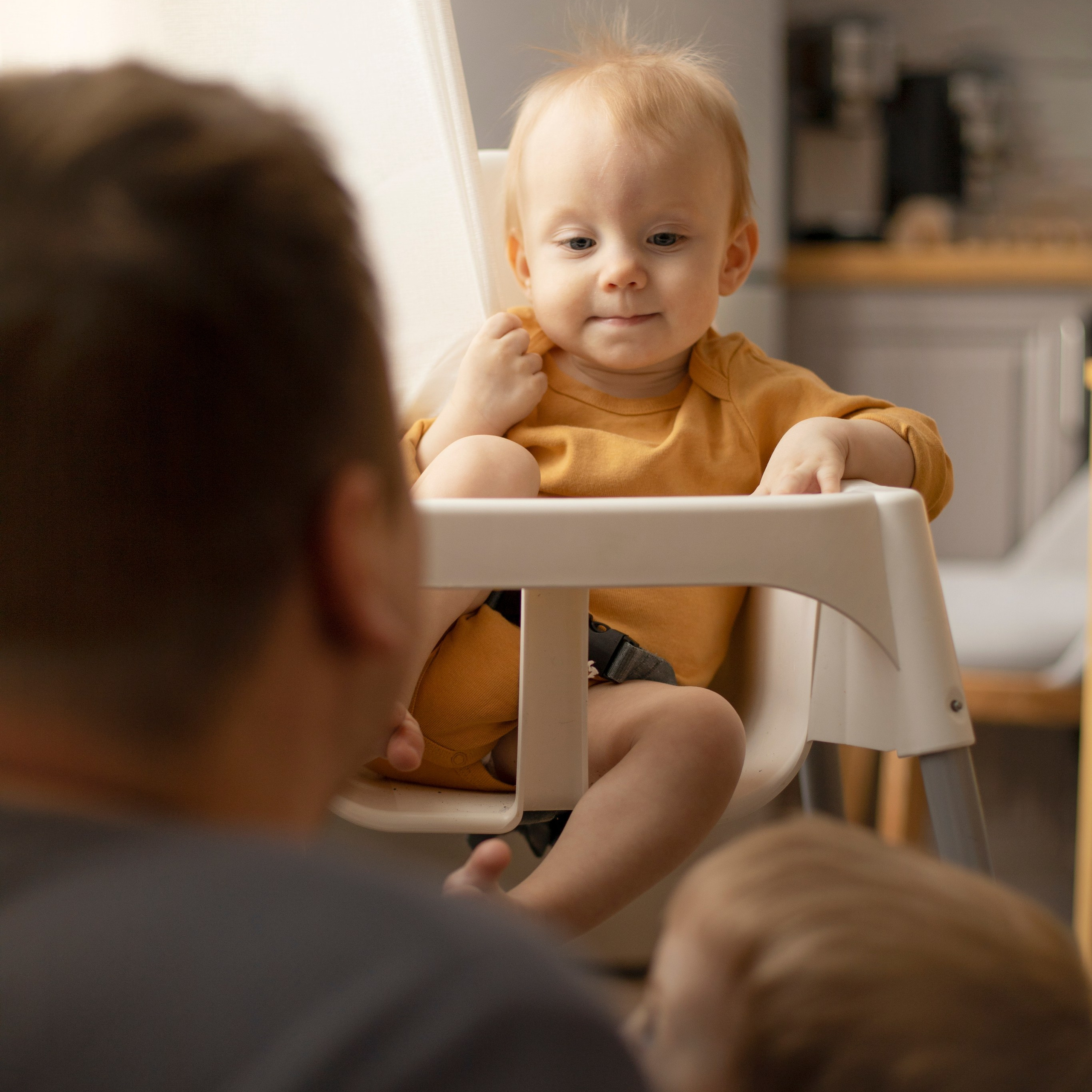 Саша и Варя, папа и мама.