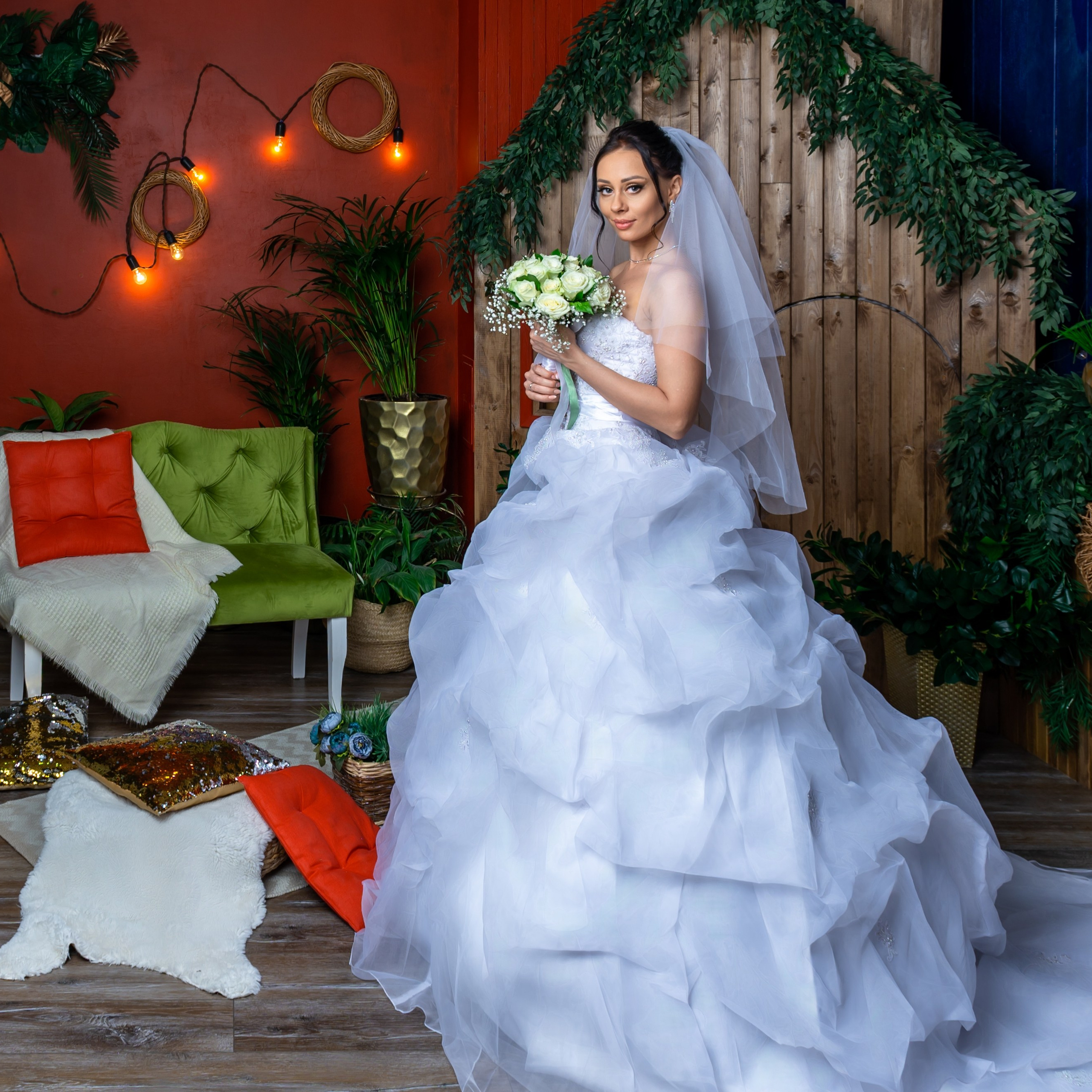 Годовщину и юбилей свадьбы отмечаем на фотосессии в студии, забронировать дату можно на странице сайта