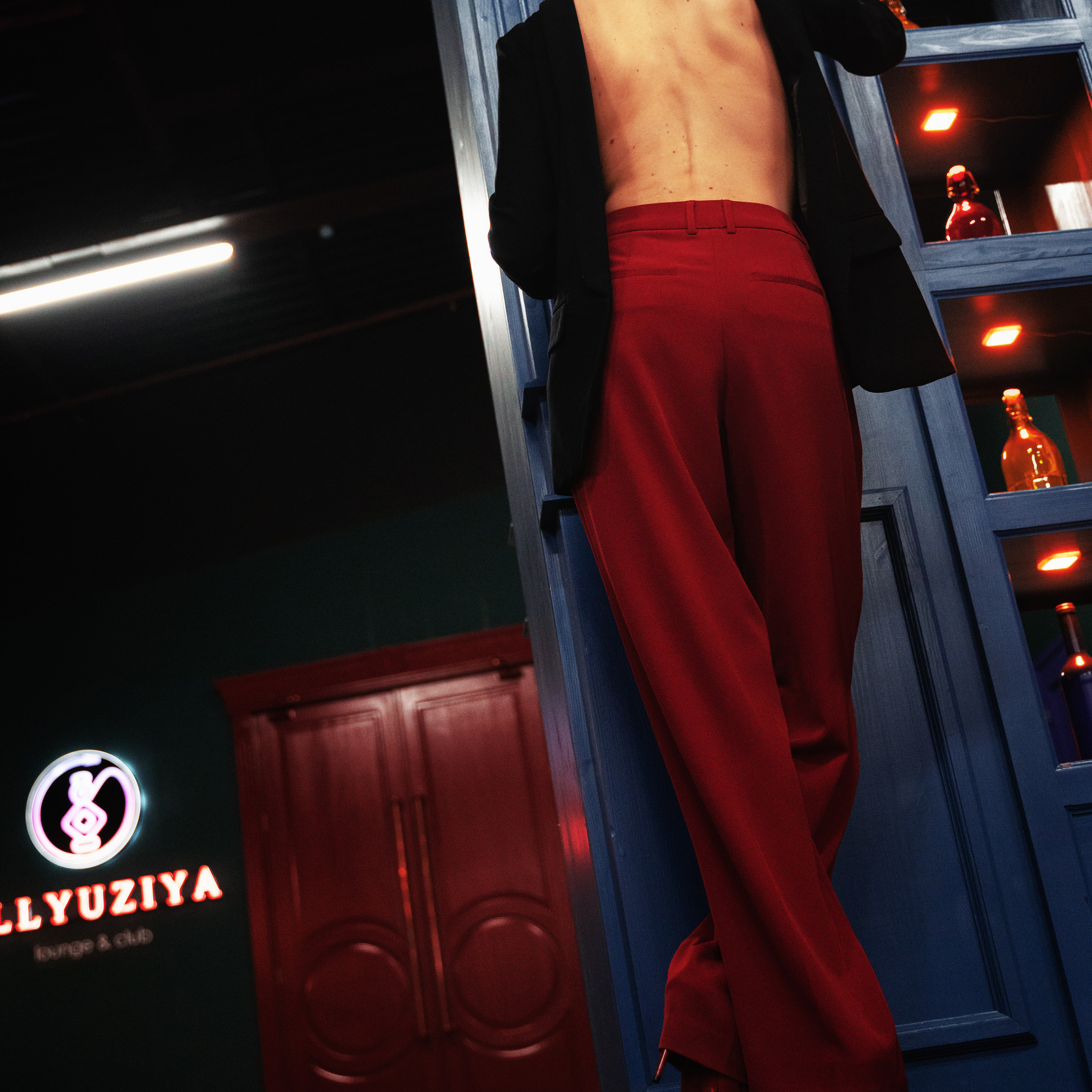 Чёрный пиджак