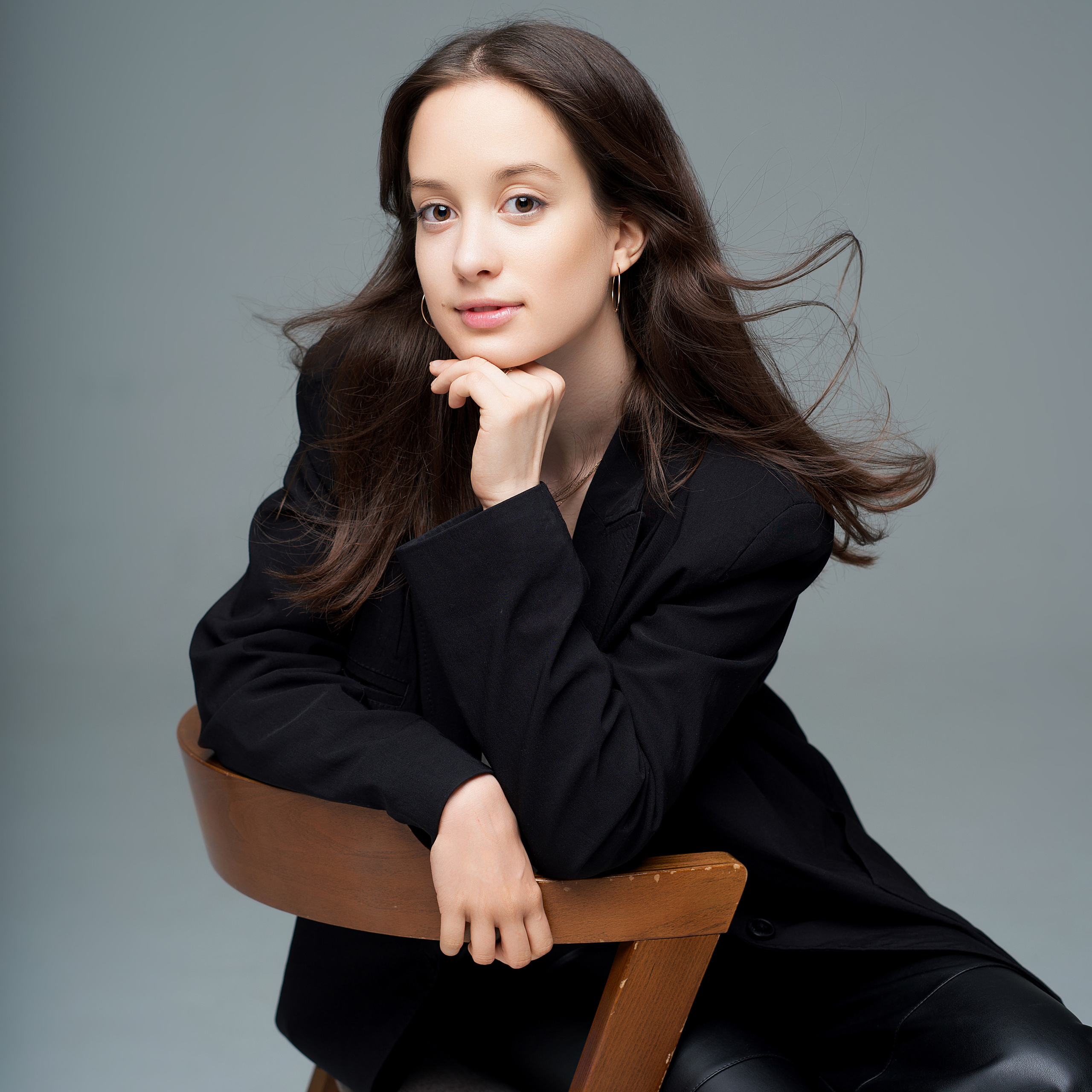 классический портрет для выпускного альбома