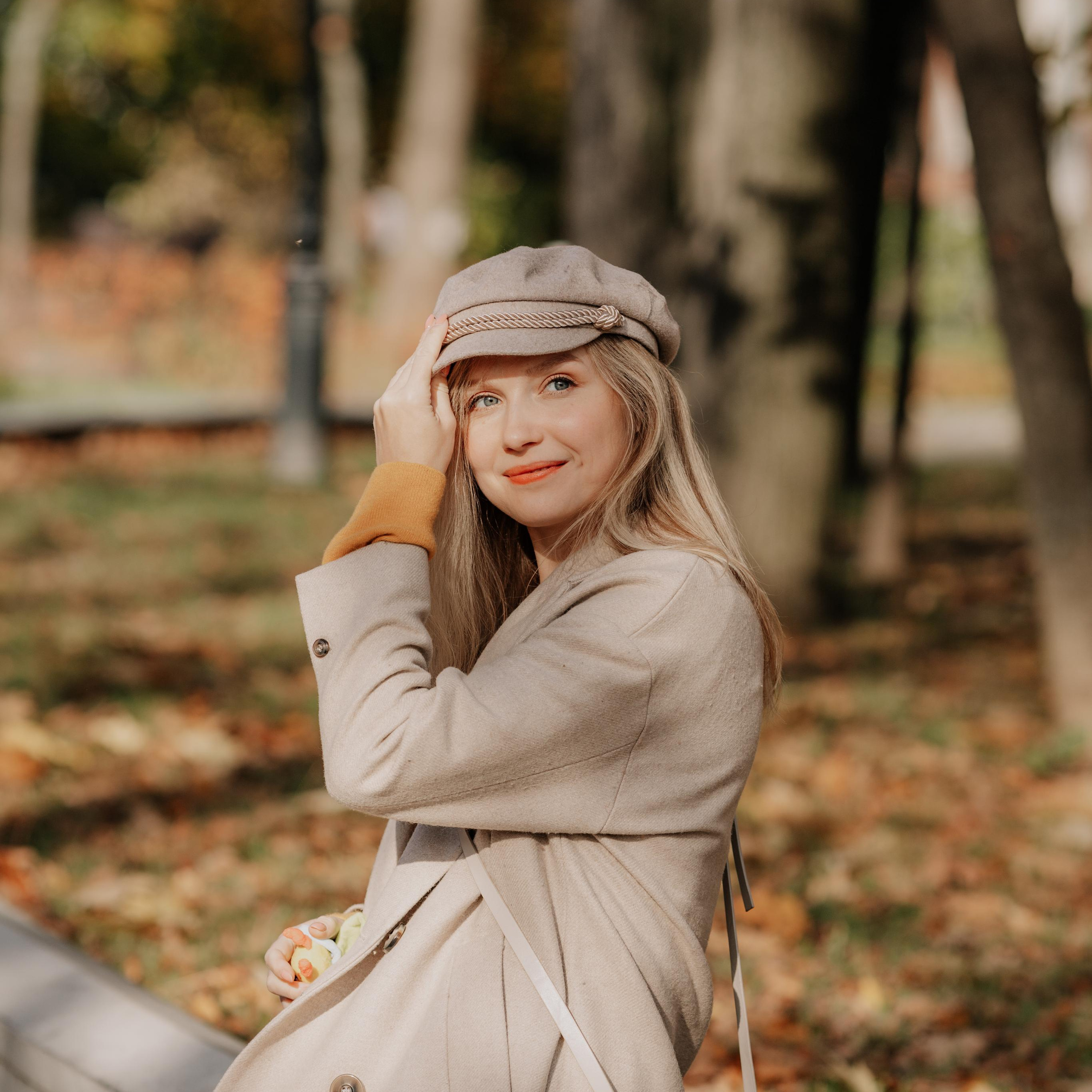 Аня и семья (усадьба «Тимохово-Салазкино» Видное)