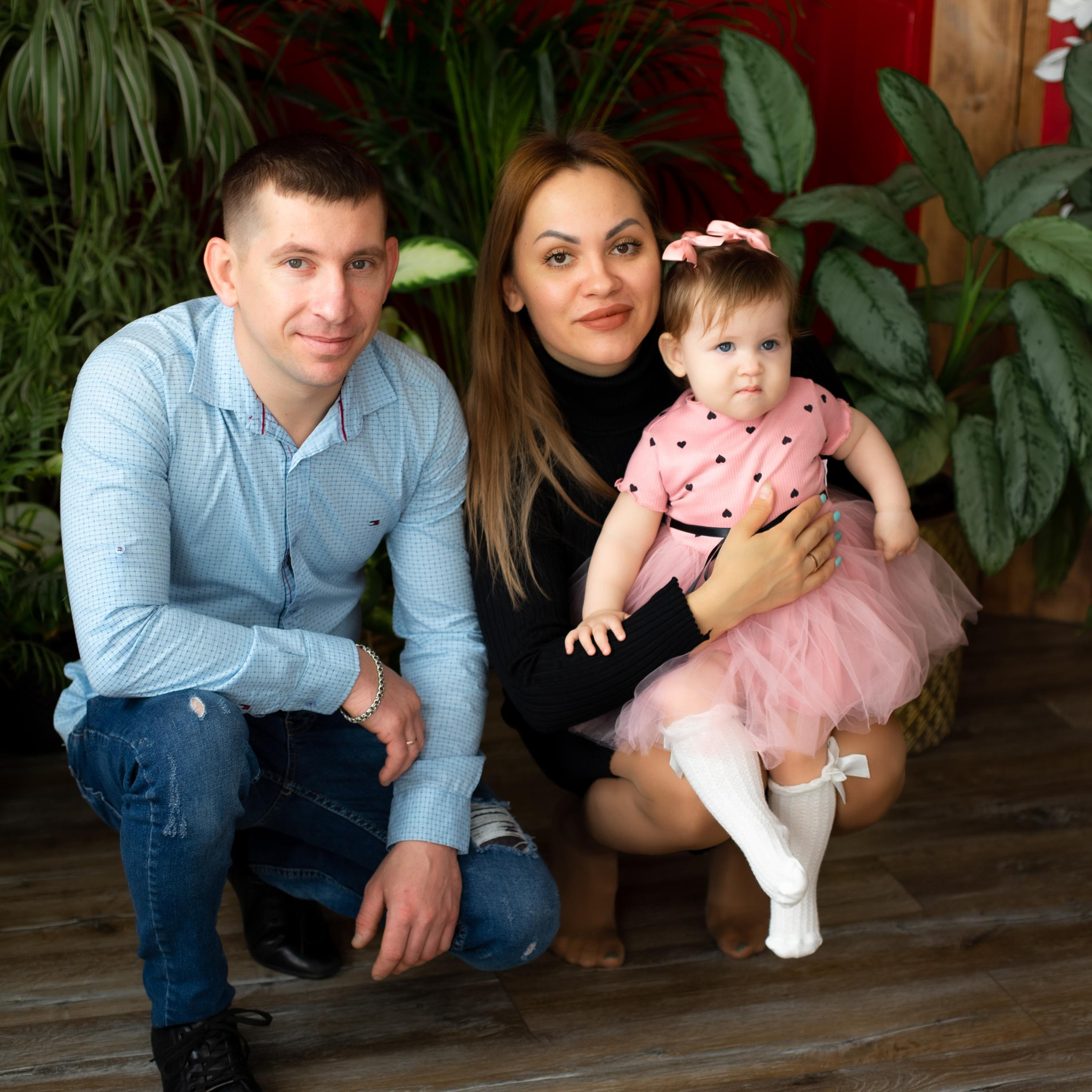 Карина и семья (Тоффи Видное)