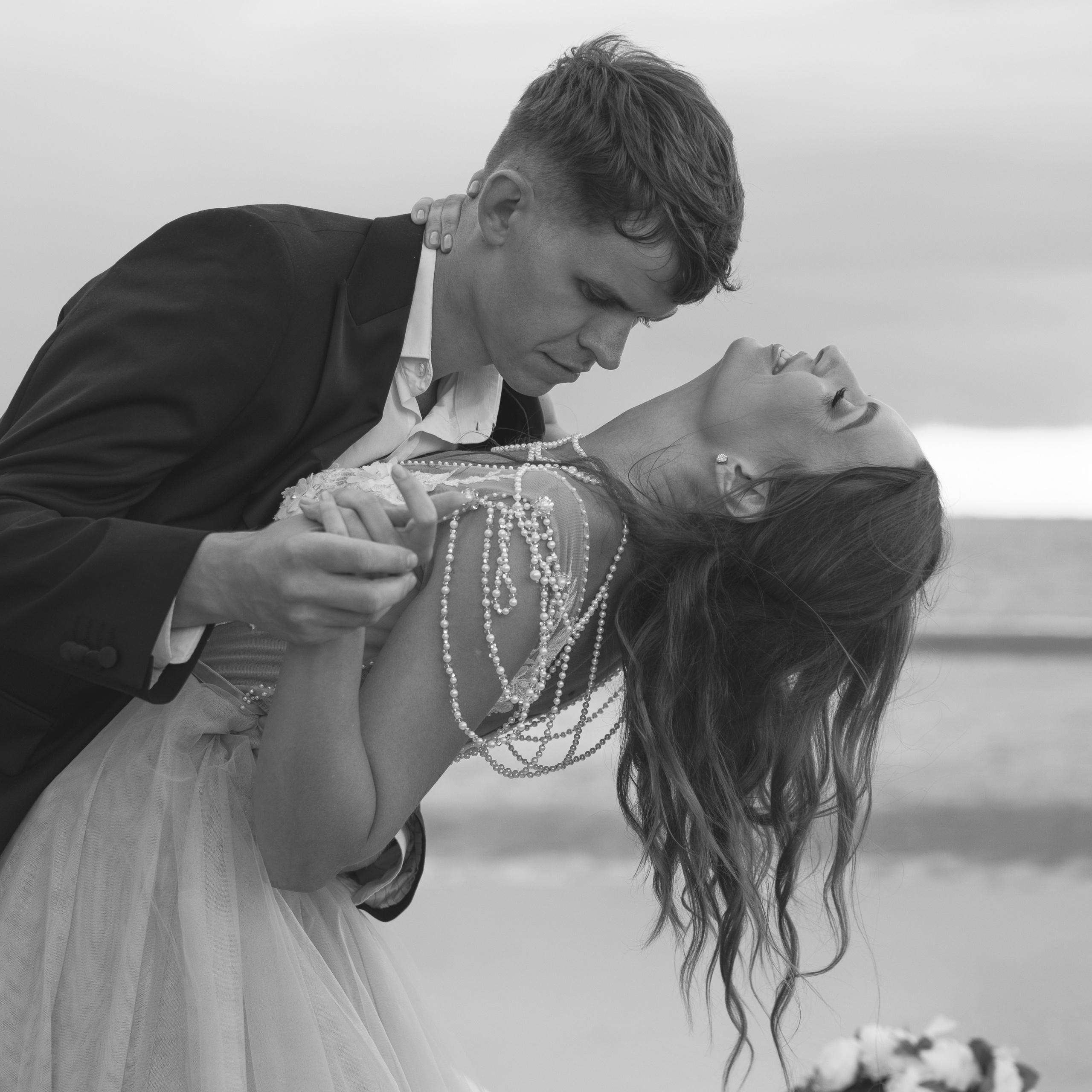 Свадебный ужин для двоих на берегу Финского залива