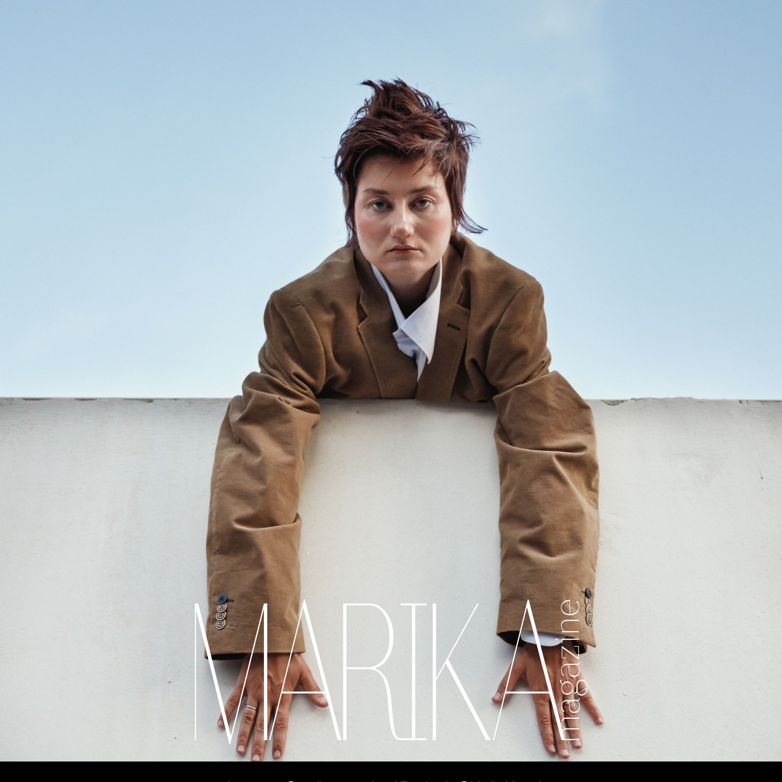 Лукбук с минималистичным образом — акцент на фактуру ткани