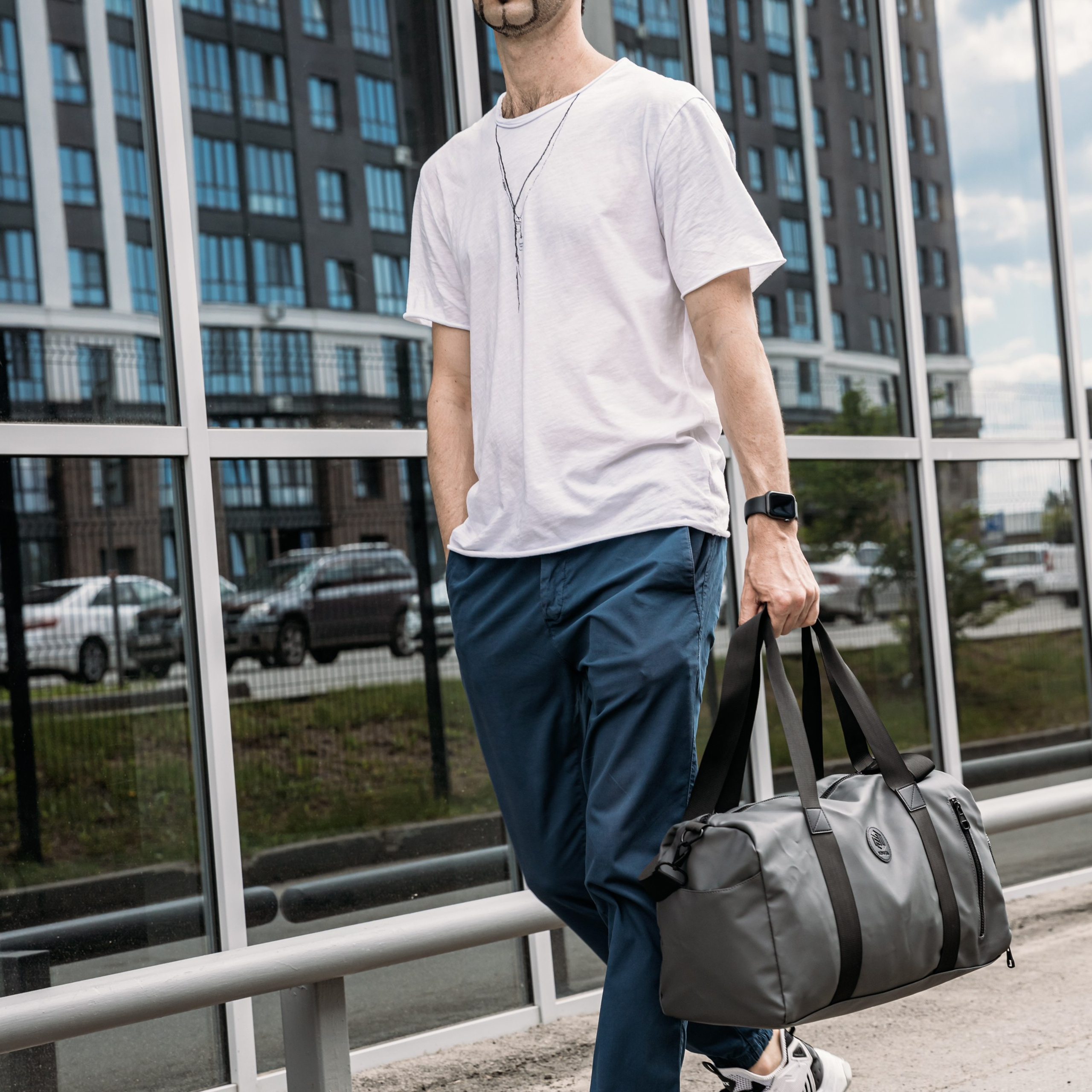 Съёмка товара с моделью в движении