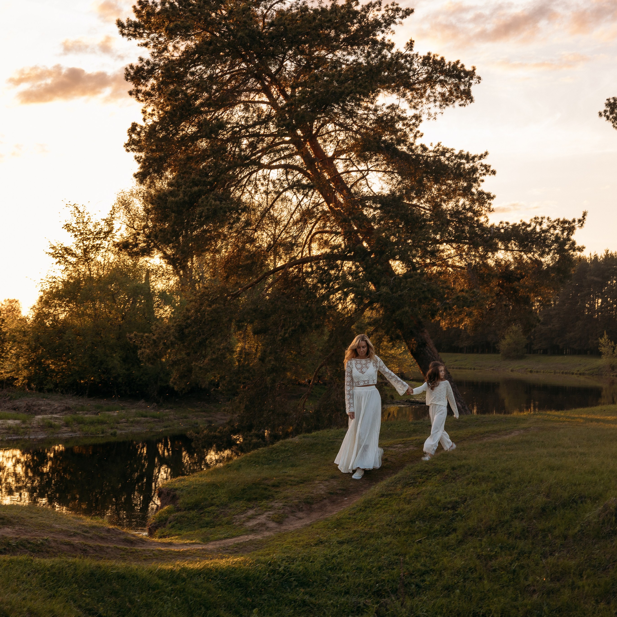 Лена и София
