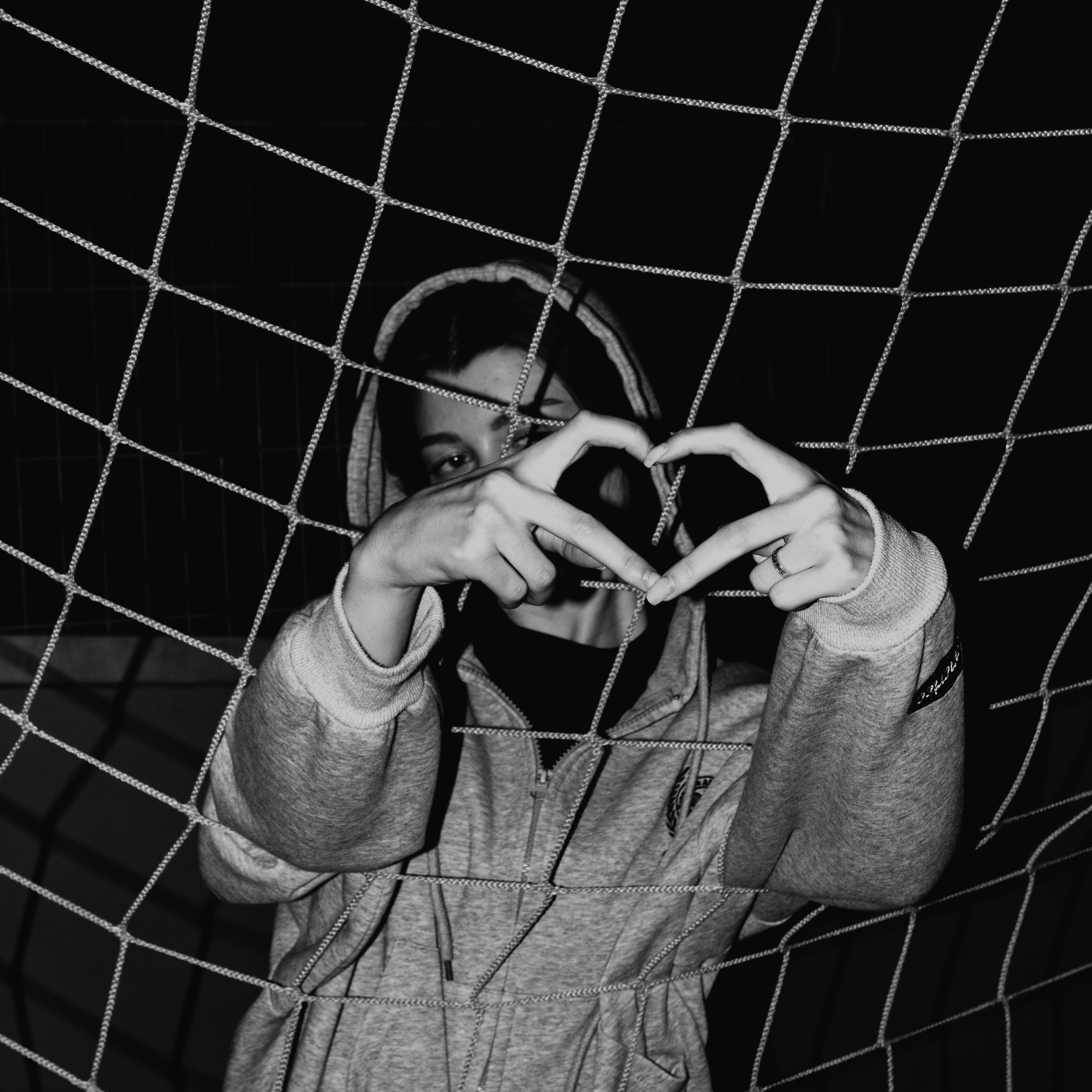 V