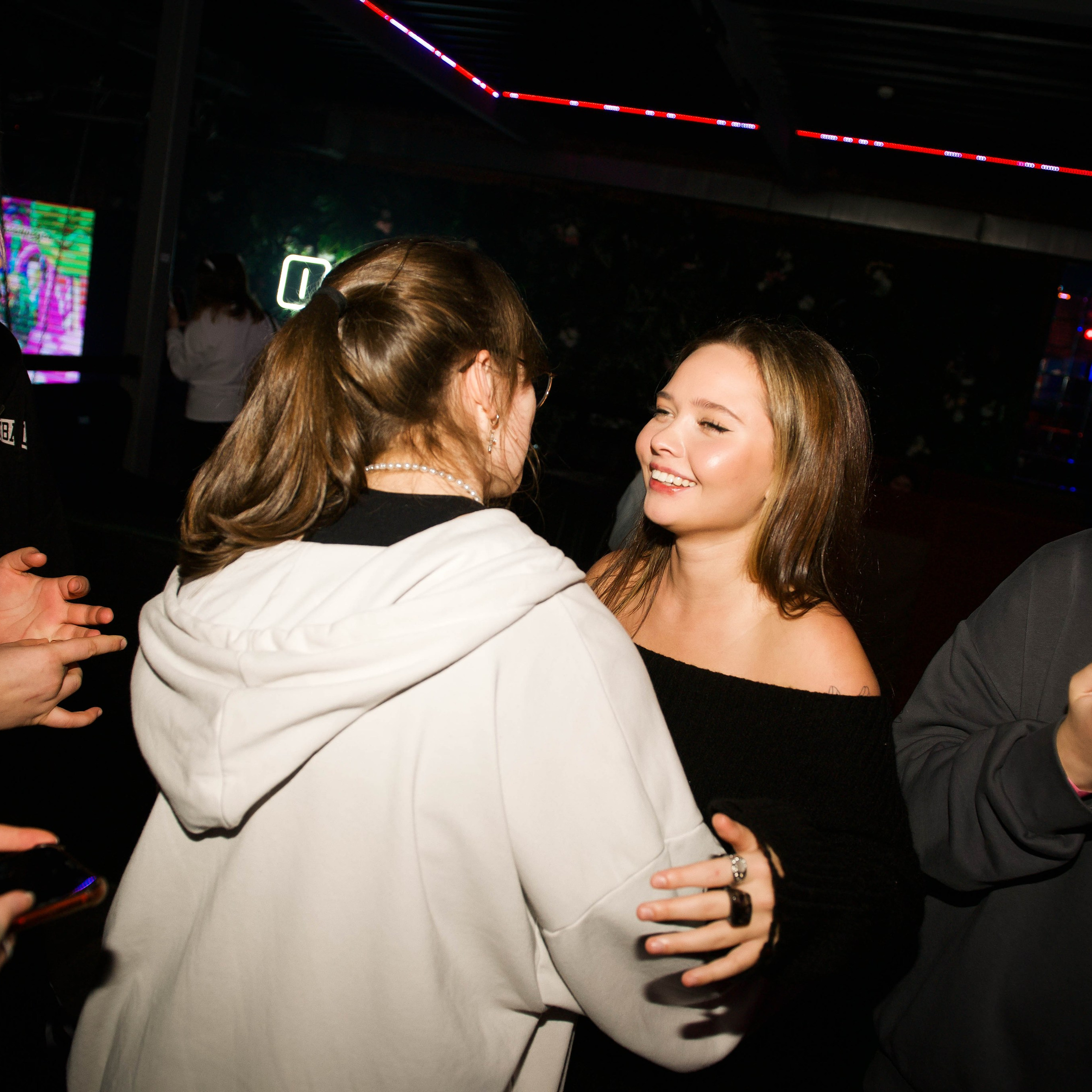 MEET & GREET