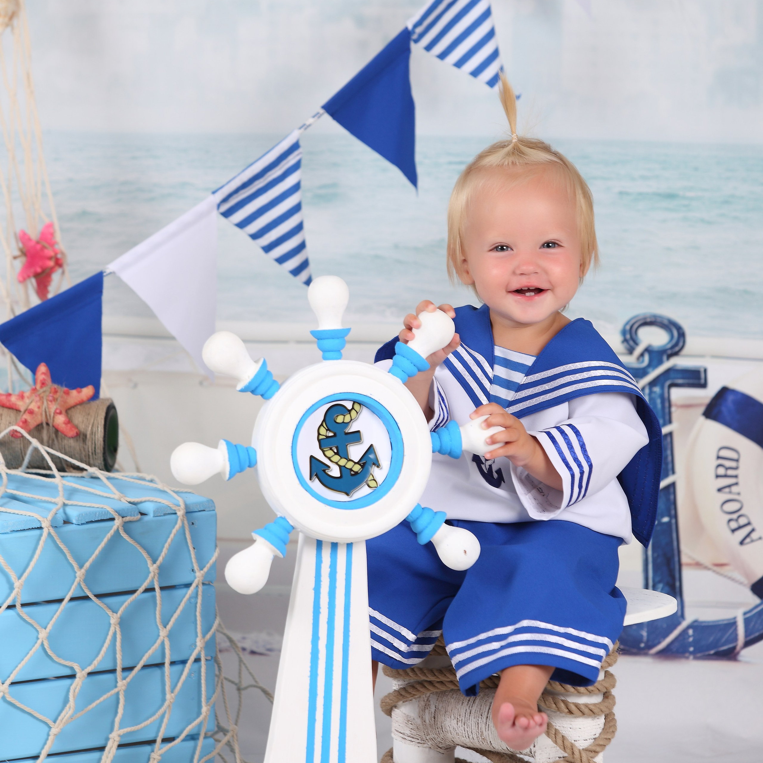 Морячка и моряк