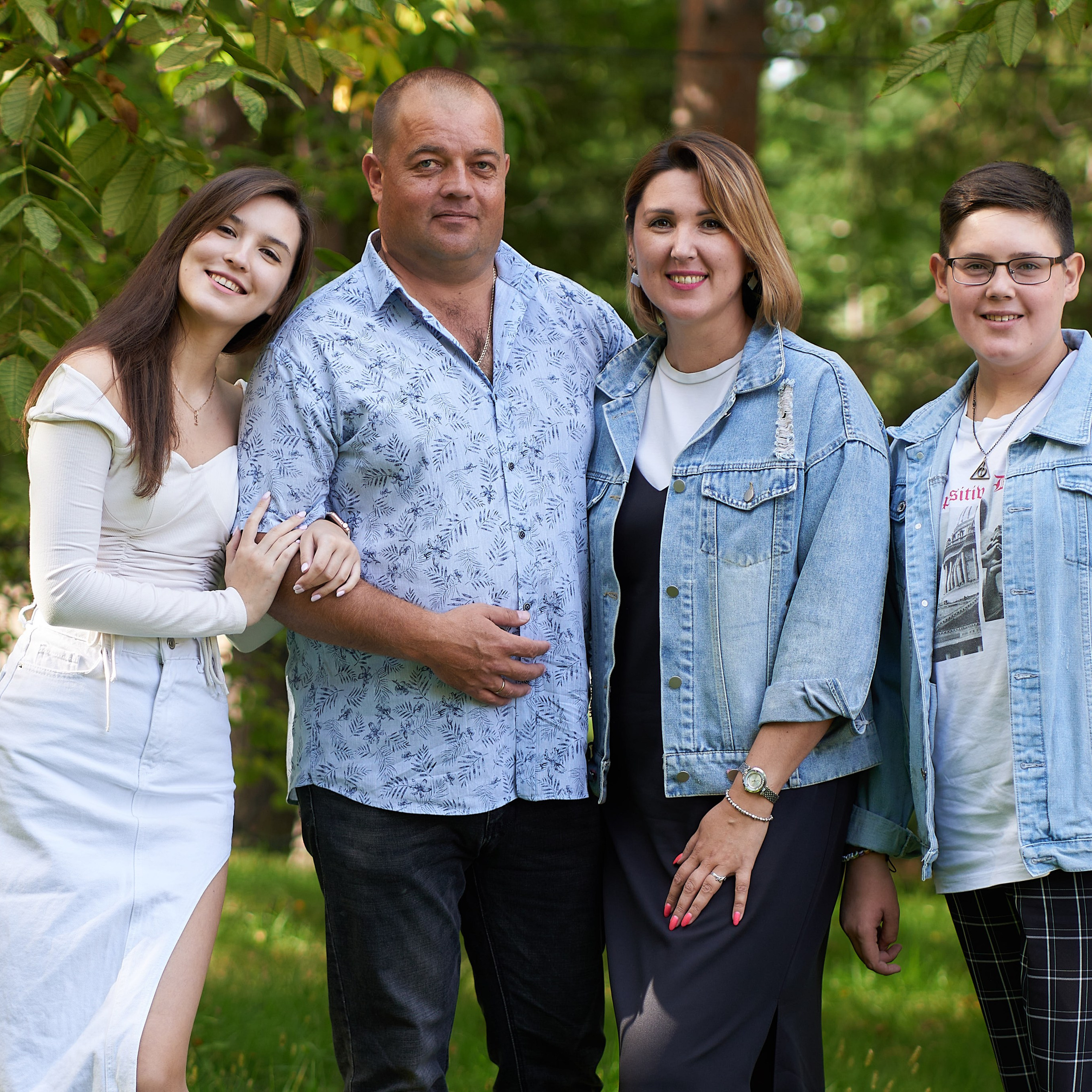 Прогулка с семьёй