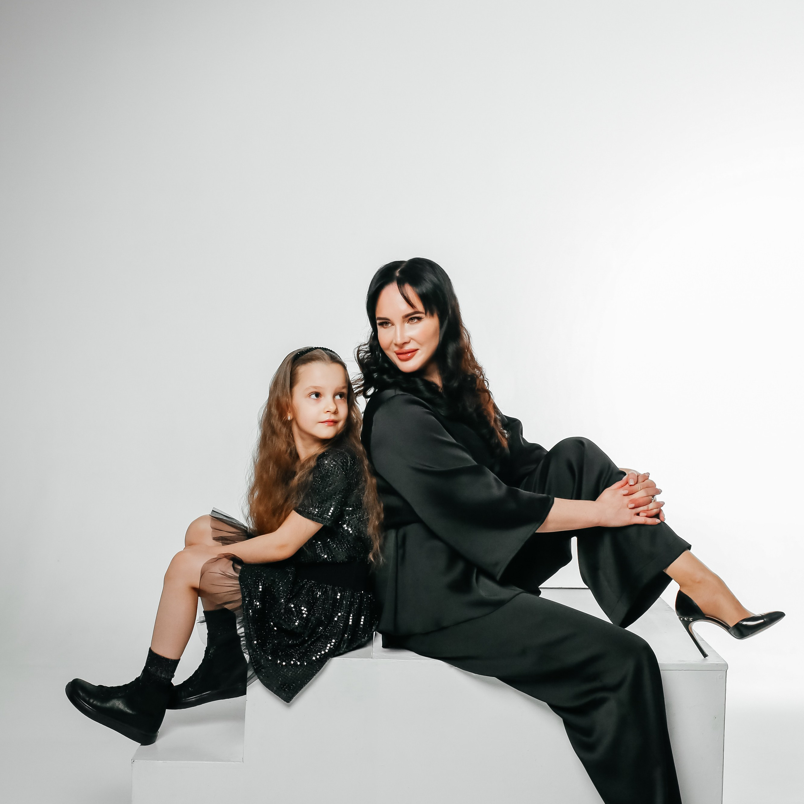 Оля и Анюта