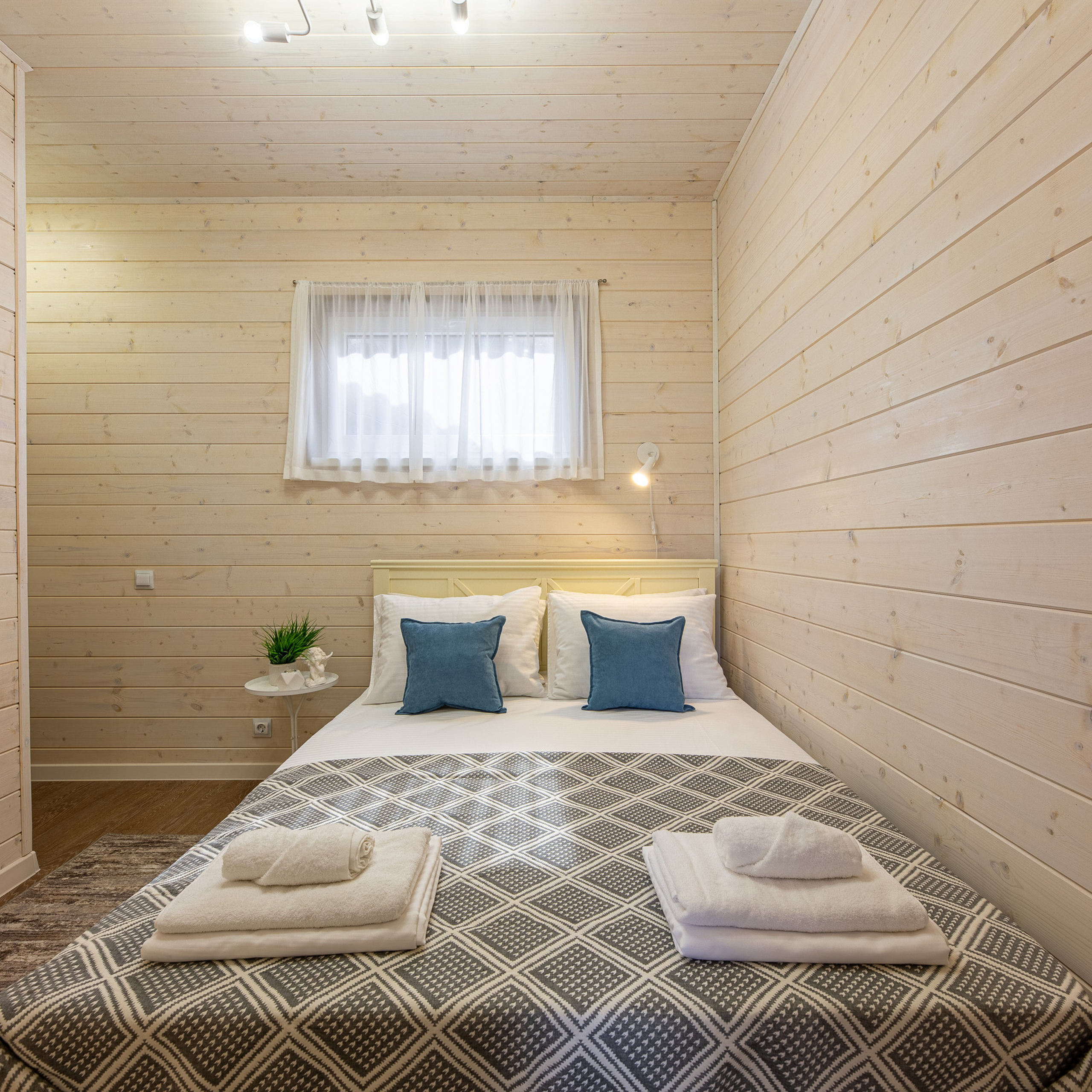 Renatphoto-Отзывы о профессиональном фотографе в Анапе. Профессиональная фотосъёмка интерьеров, предметная фотосессия еды для меню г. Анапа