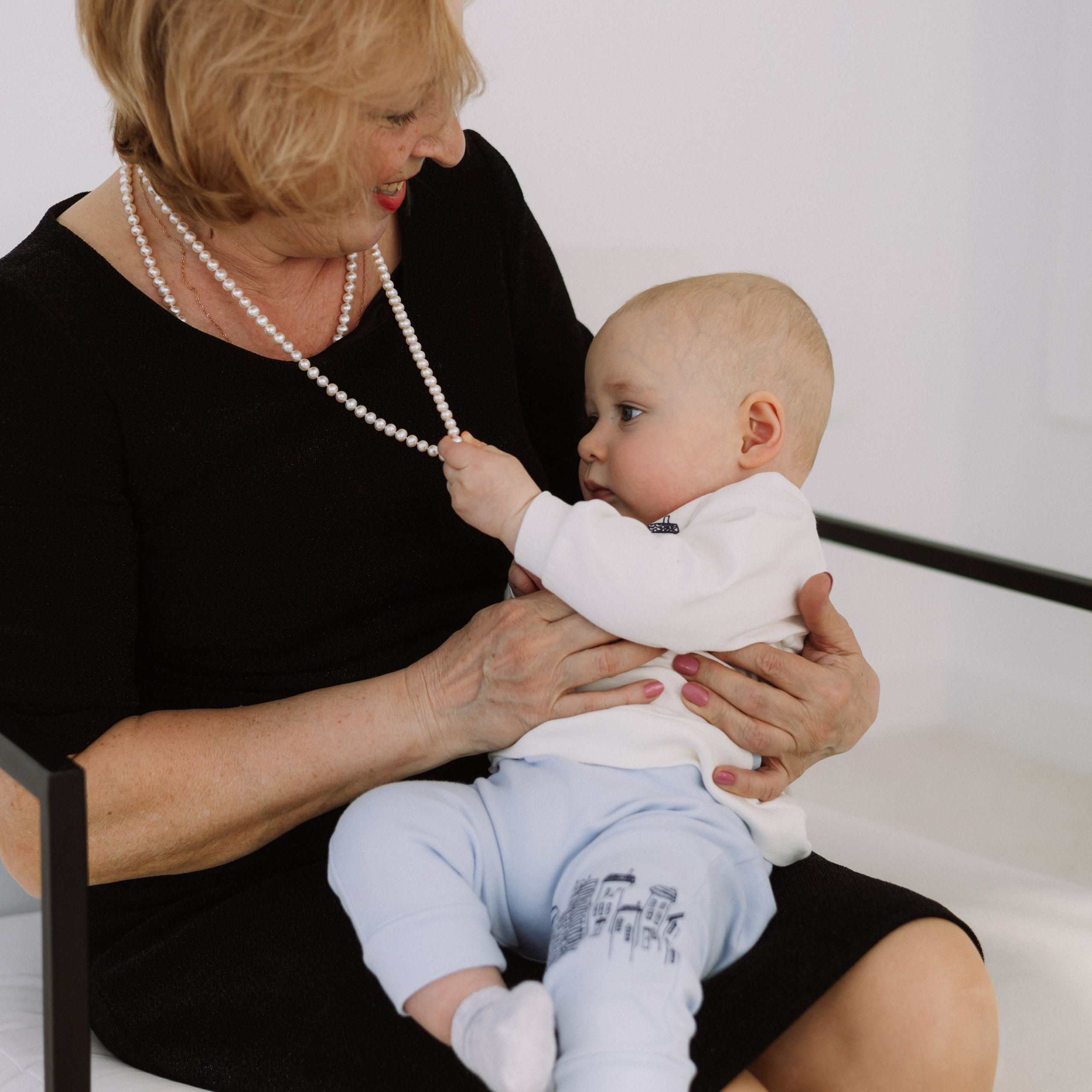 Студийная. Большая семья. Фотограф Уфа Башкирия Мухаметянова Алина. Свадебный семейный портретный