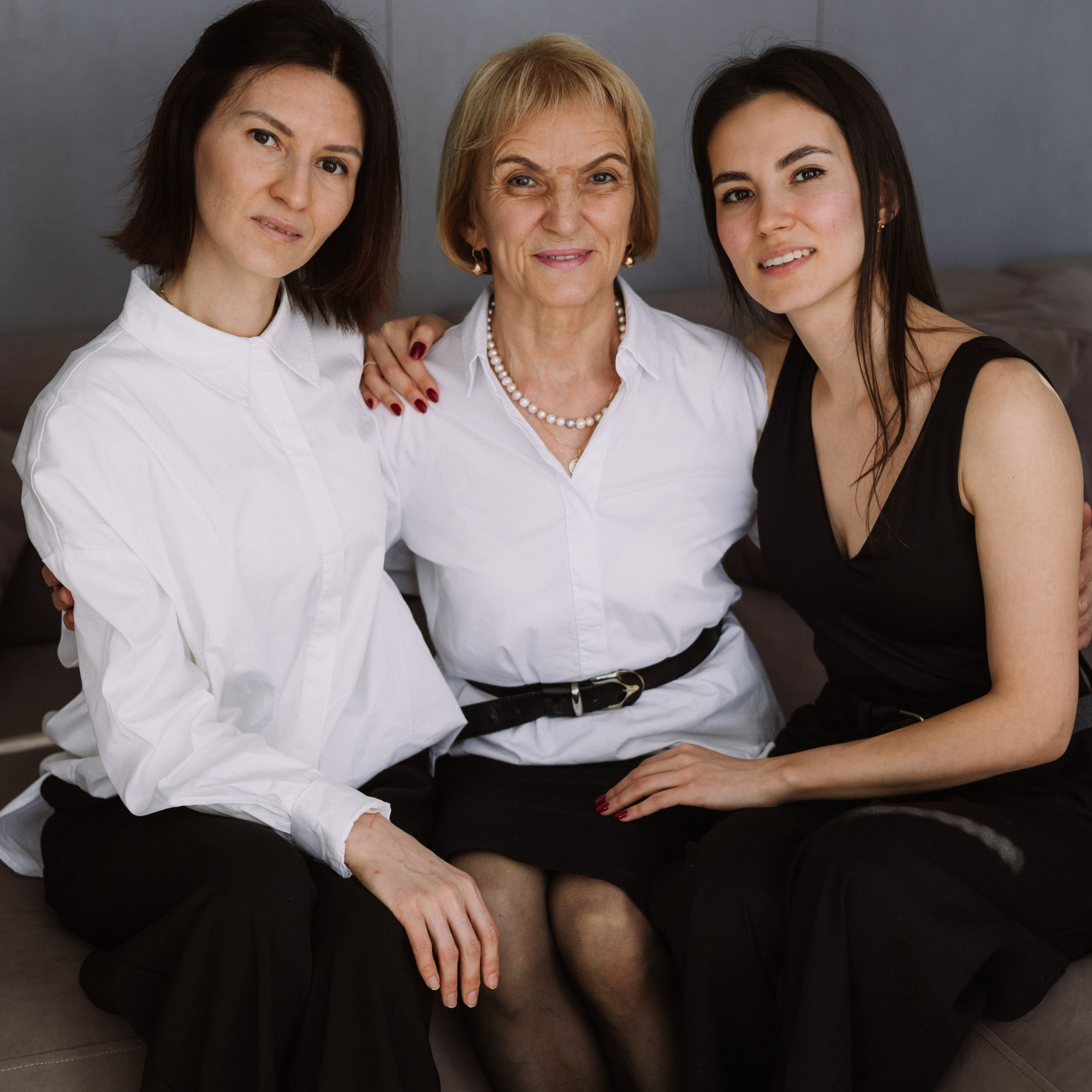 Студийная. Большая семья. Фотограф Уфа Башкирия Мухаметянова Алина. Свадебный семейный портретный