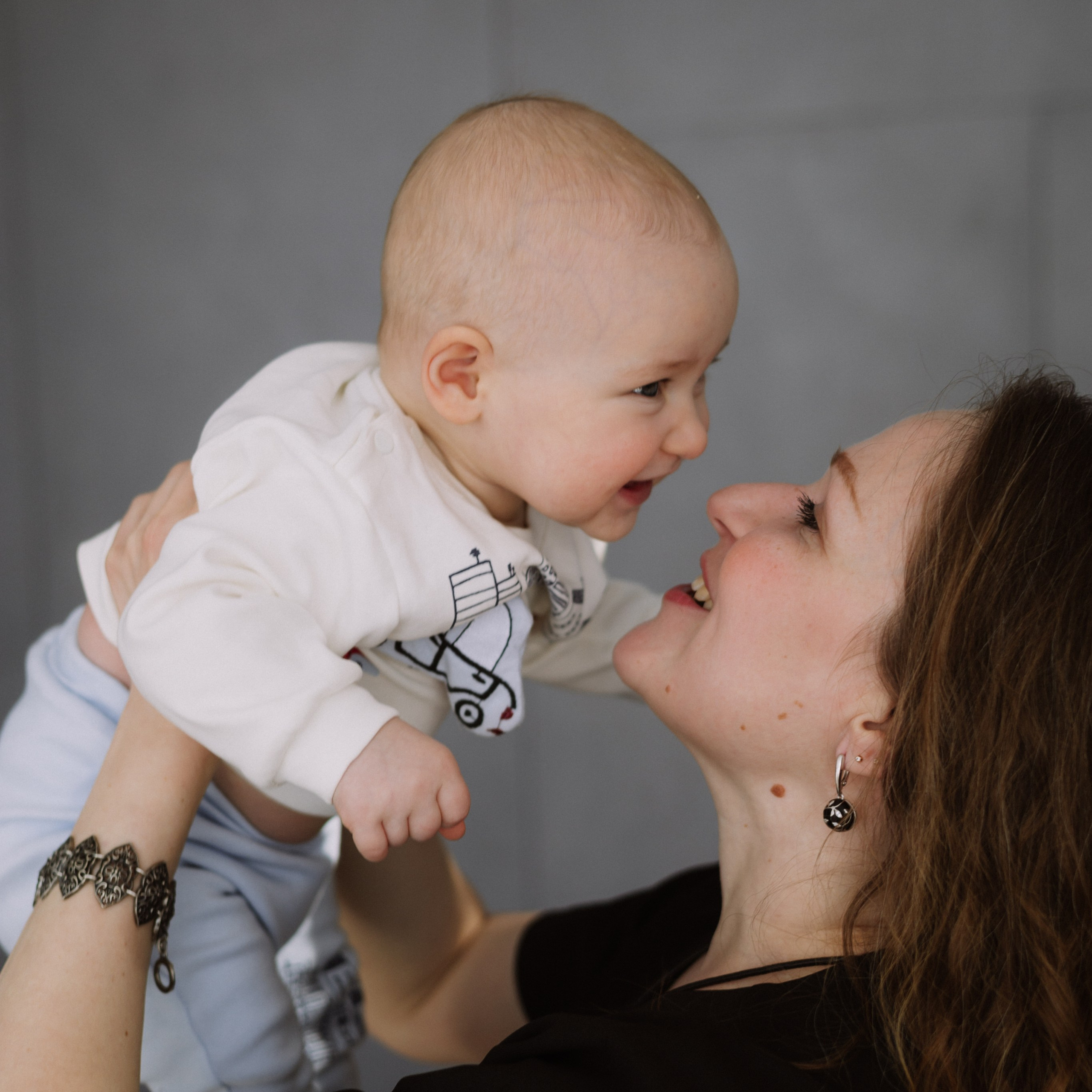 Студийная. Большая семья. Фотограф Уфа Башкирия Мухаметянова Алина. Свадебный семейный портретный