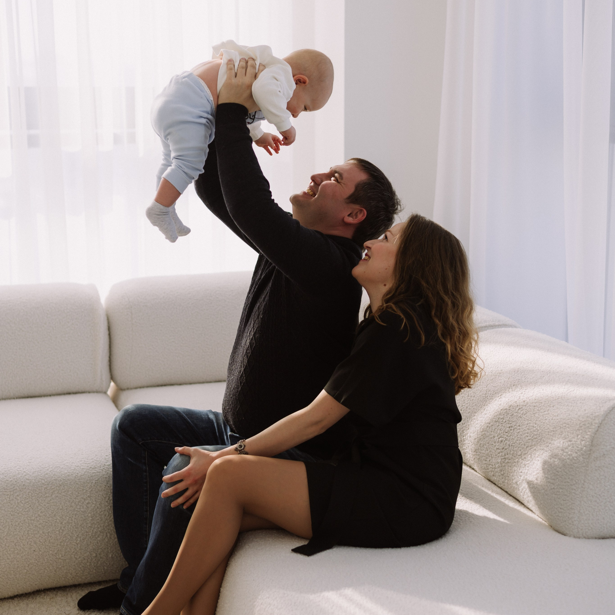 Студийная. Большая семья. Фотограф Уфа Башкирия Мухаметянова Алина. Свадебный семейный портретный