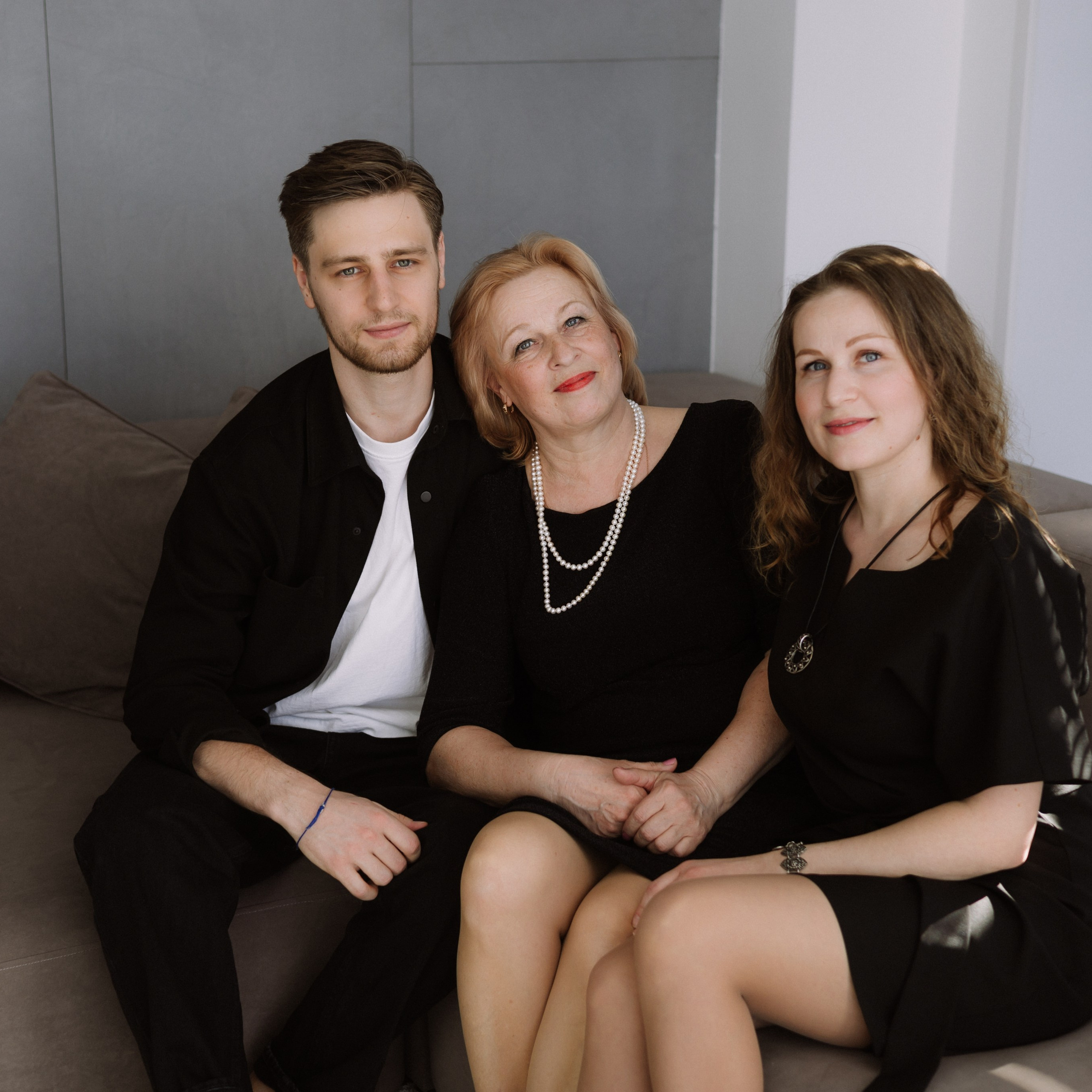 Студийная. Большая семья. Фотограф Уфа Башкирия Мухаметянова Алина. Свадебный семейный портретный