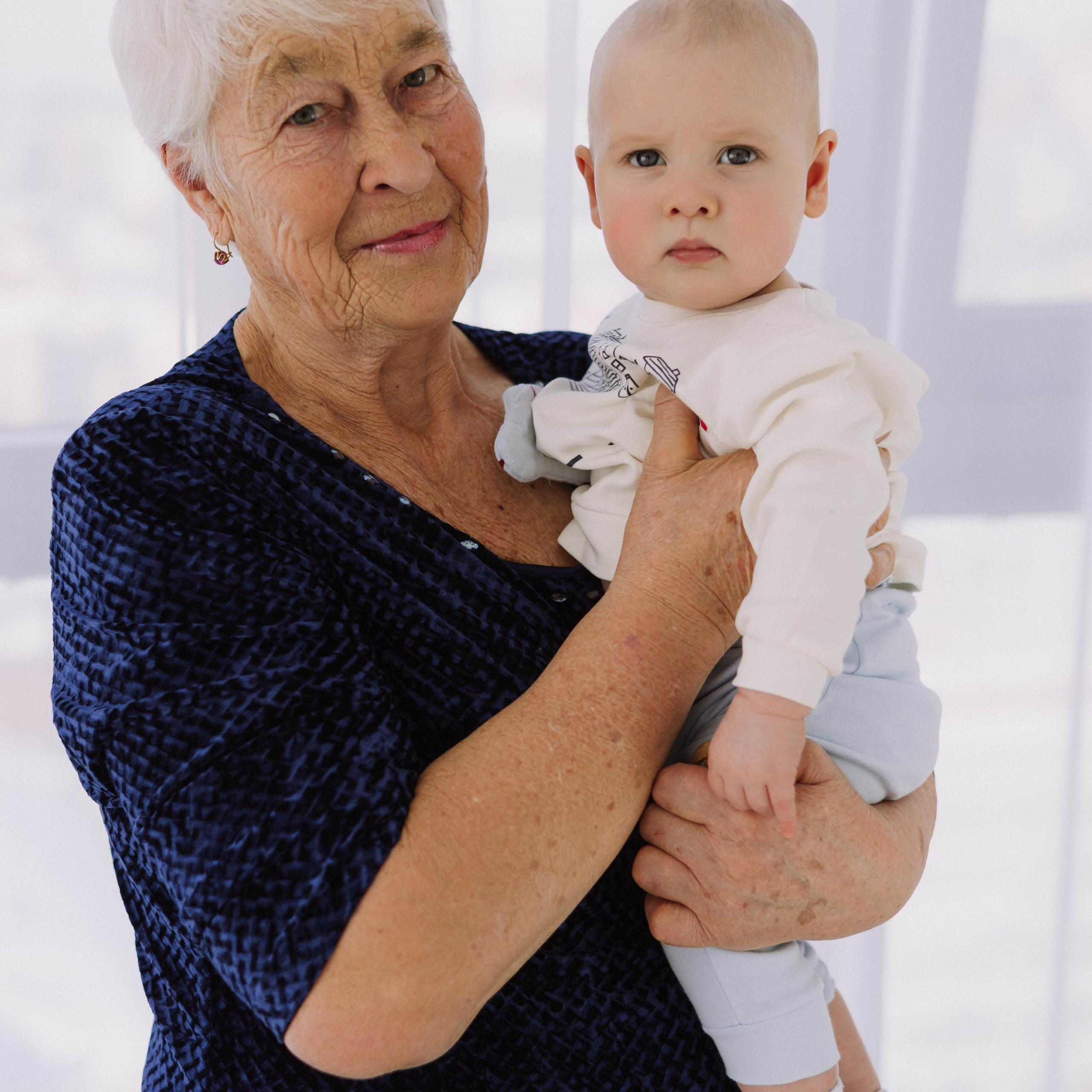 Студийная. Большая семья. Фотограф Уфа Башкирия Мухаметянова Алина. Свадебный семейный портретный