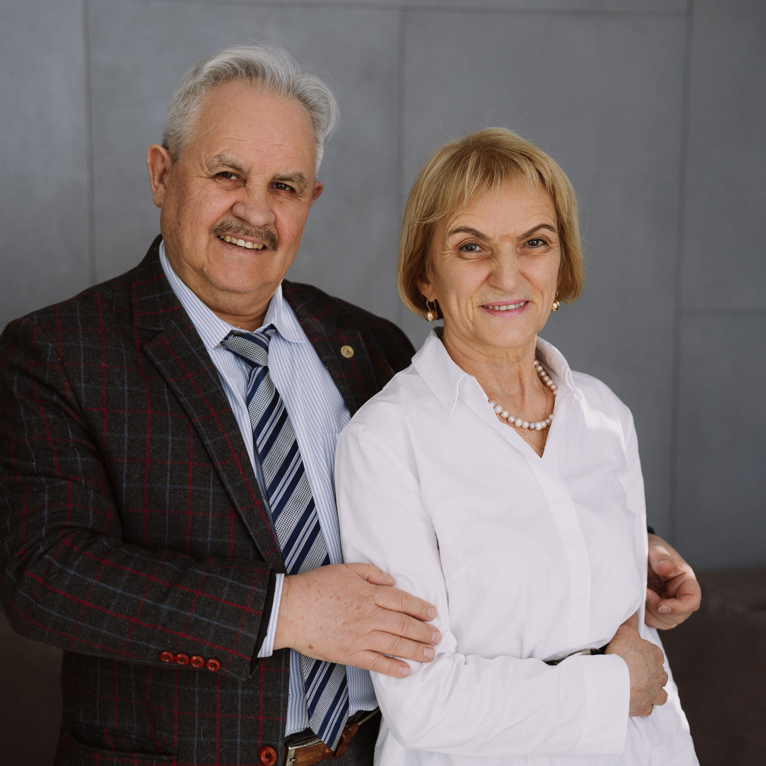 Студийная. Большая семья. Фотограф Уфа Башкирия Мухаметянова Алина. Свадебный семейный портретный