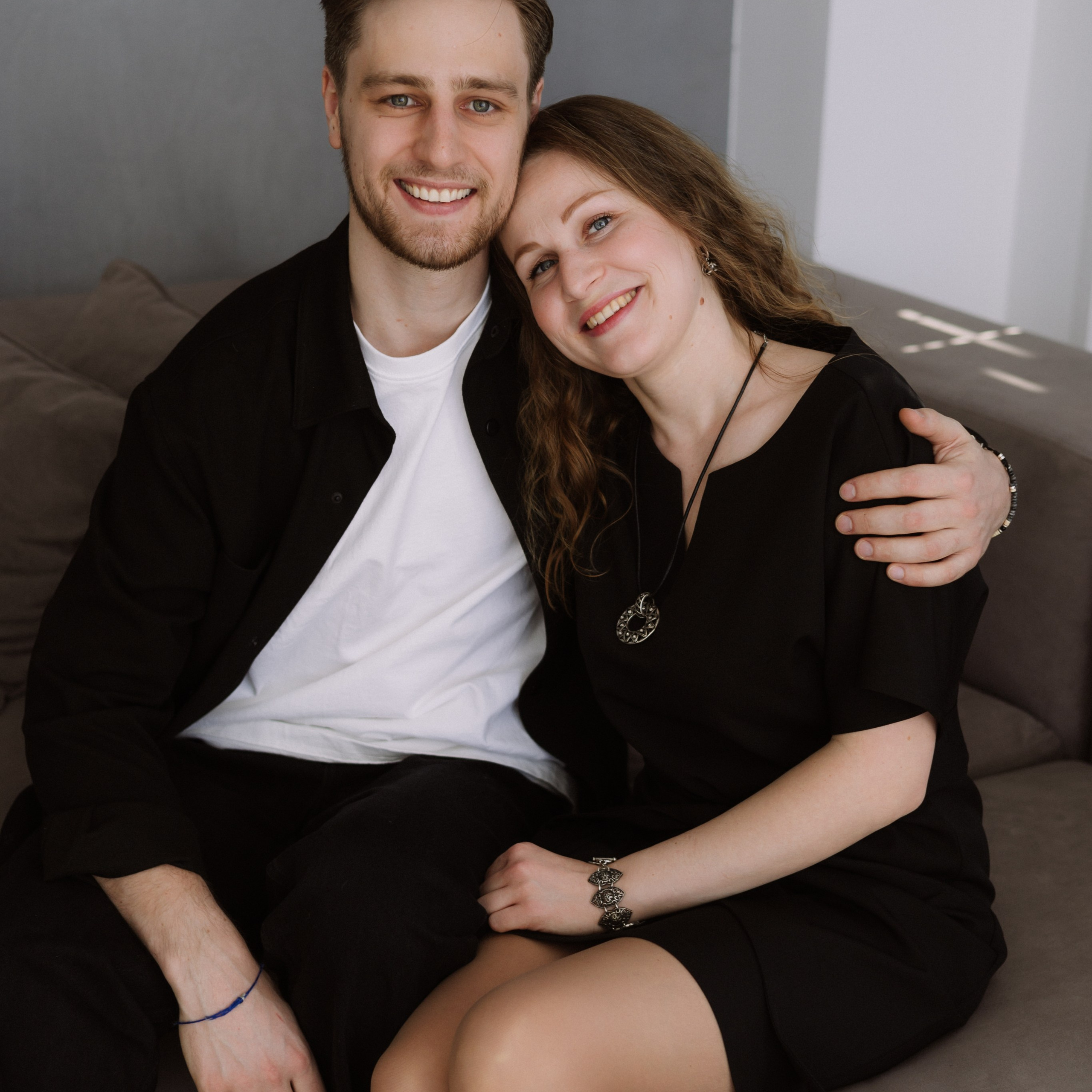 Студийная. Большая семья. Фотограф Уфа Башкирия Мухаметянова Алина. Свадебный семейный портретный