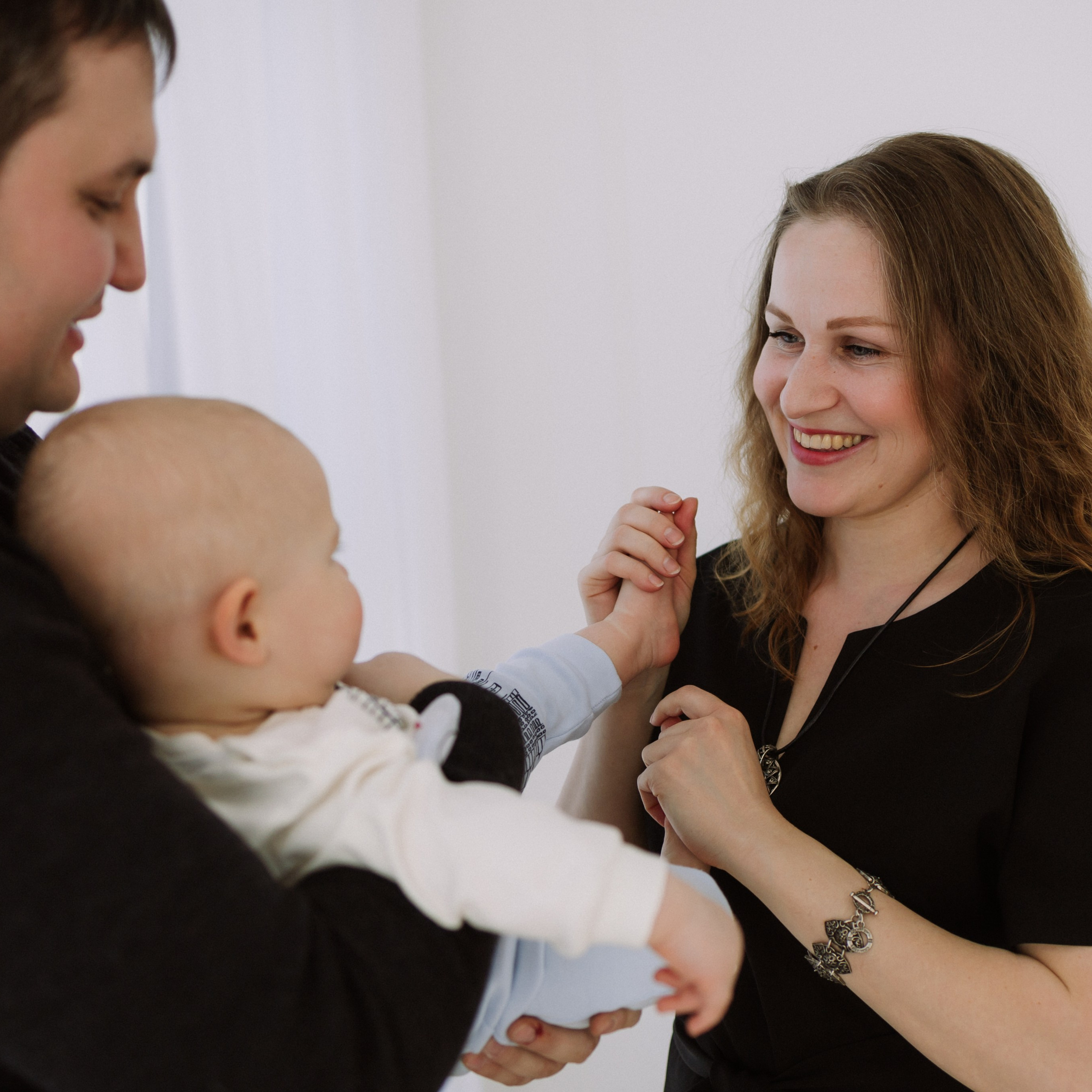 Студийная. Большая семья. Фотограф Уфа Башкирия Мухаметянова Алина. Свадебный семейный портретный