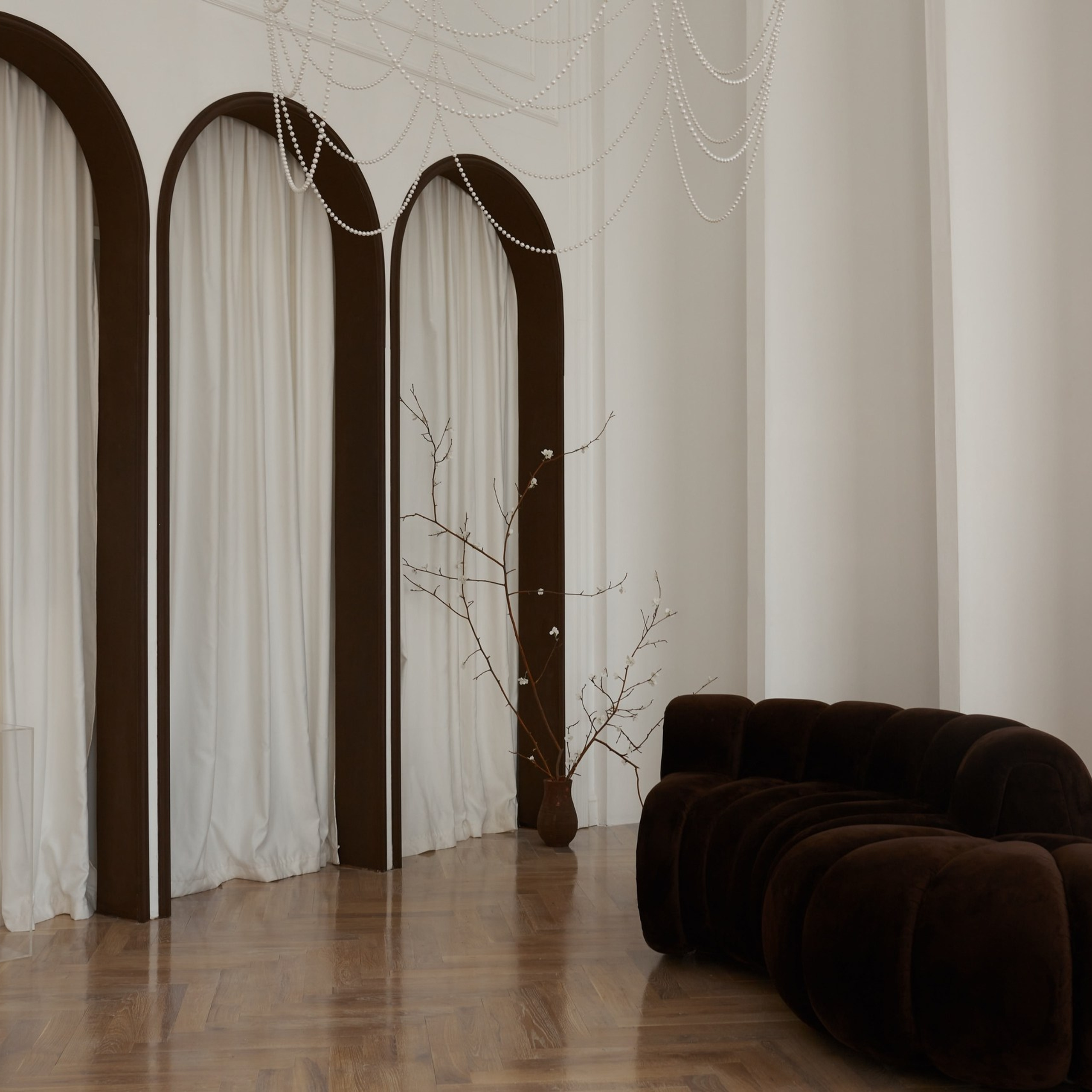 Maneken, зал Light