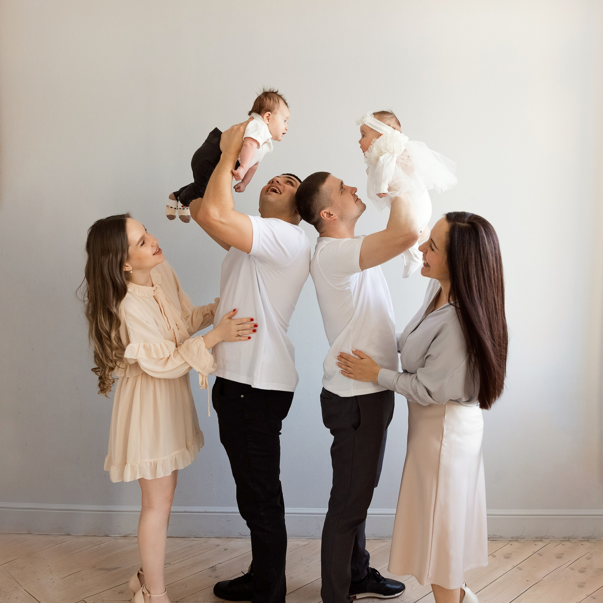 Съемка большой семьи в студии «Villa Nina»