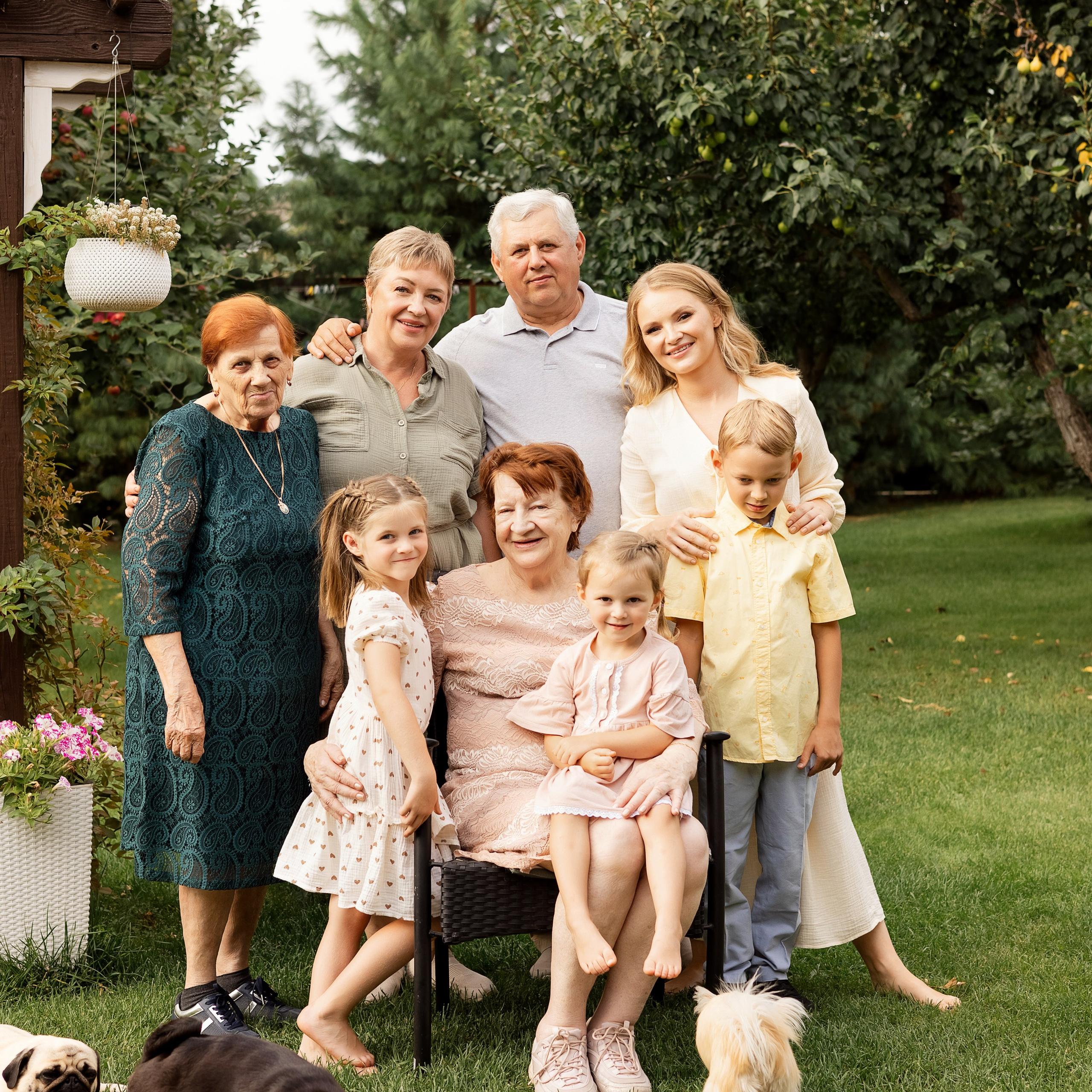 Съемка большой семьи в&nbsp;загородном доме