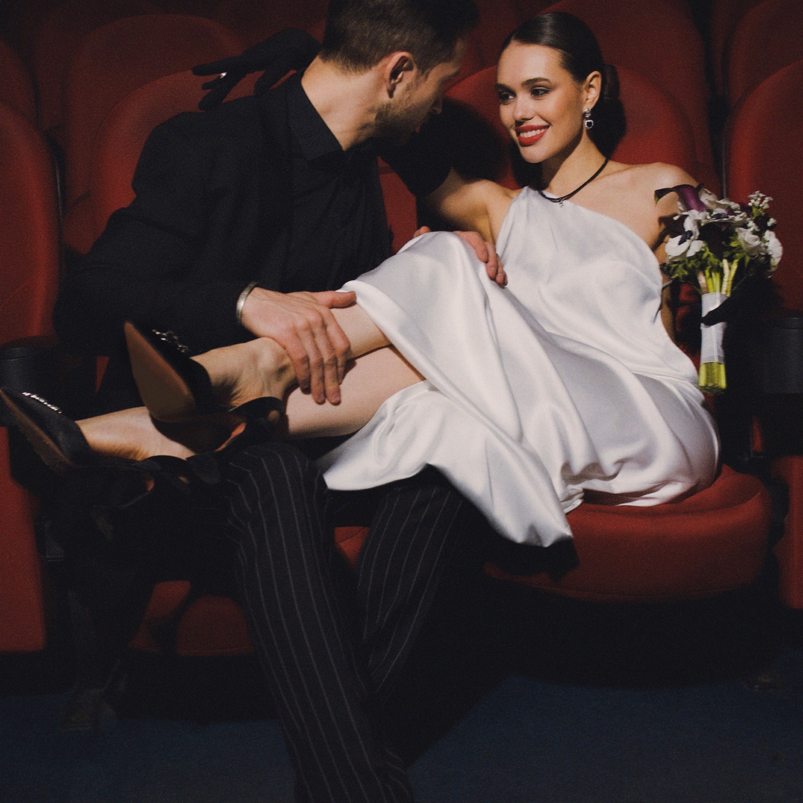 когда в зале погас свет