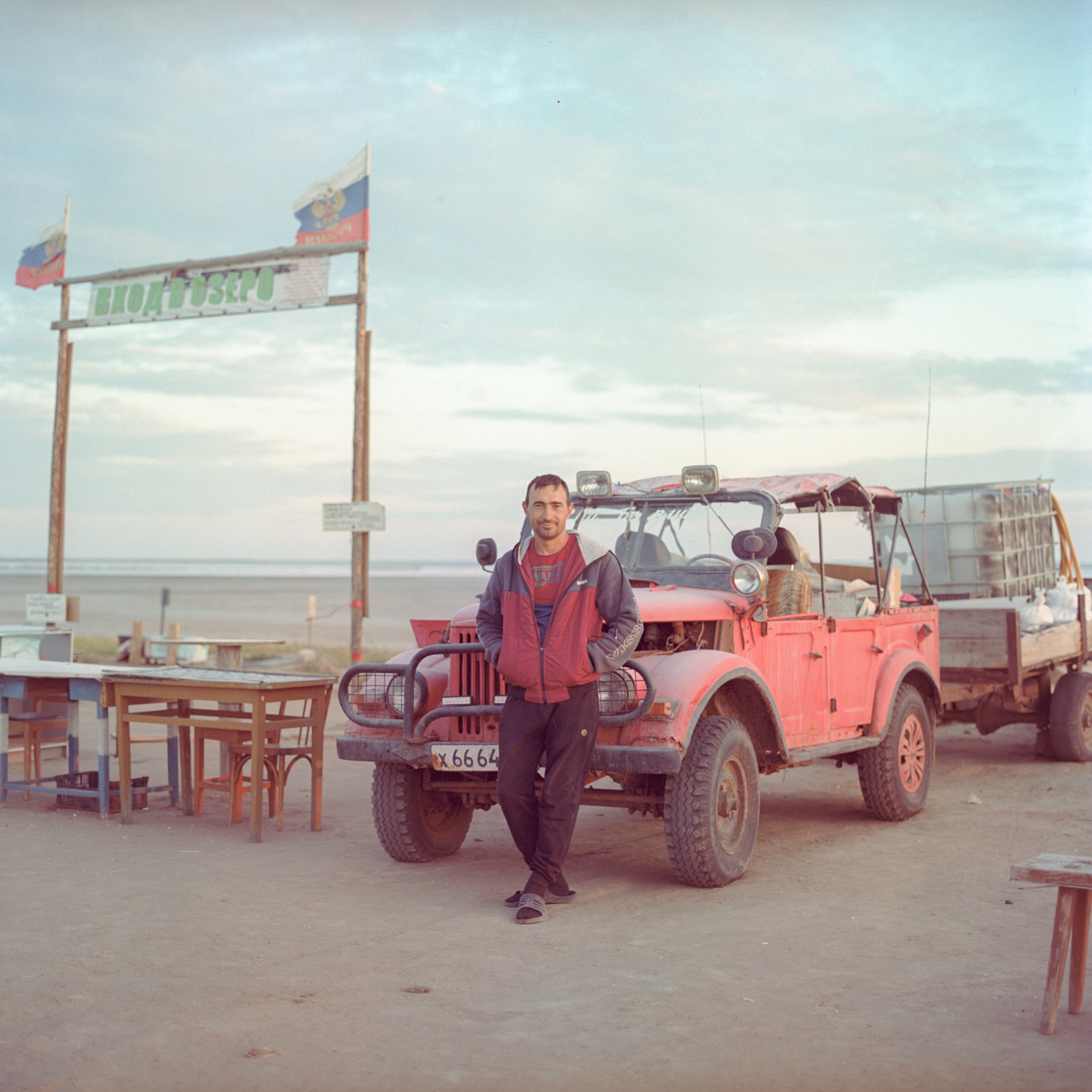 Владимир, житель Бурсоли. Летом занимается обслуживанием туристов, а зимой работает в котельной.