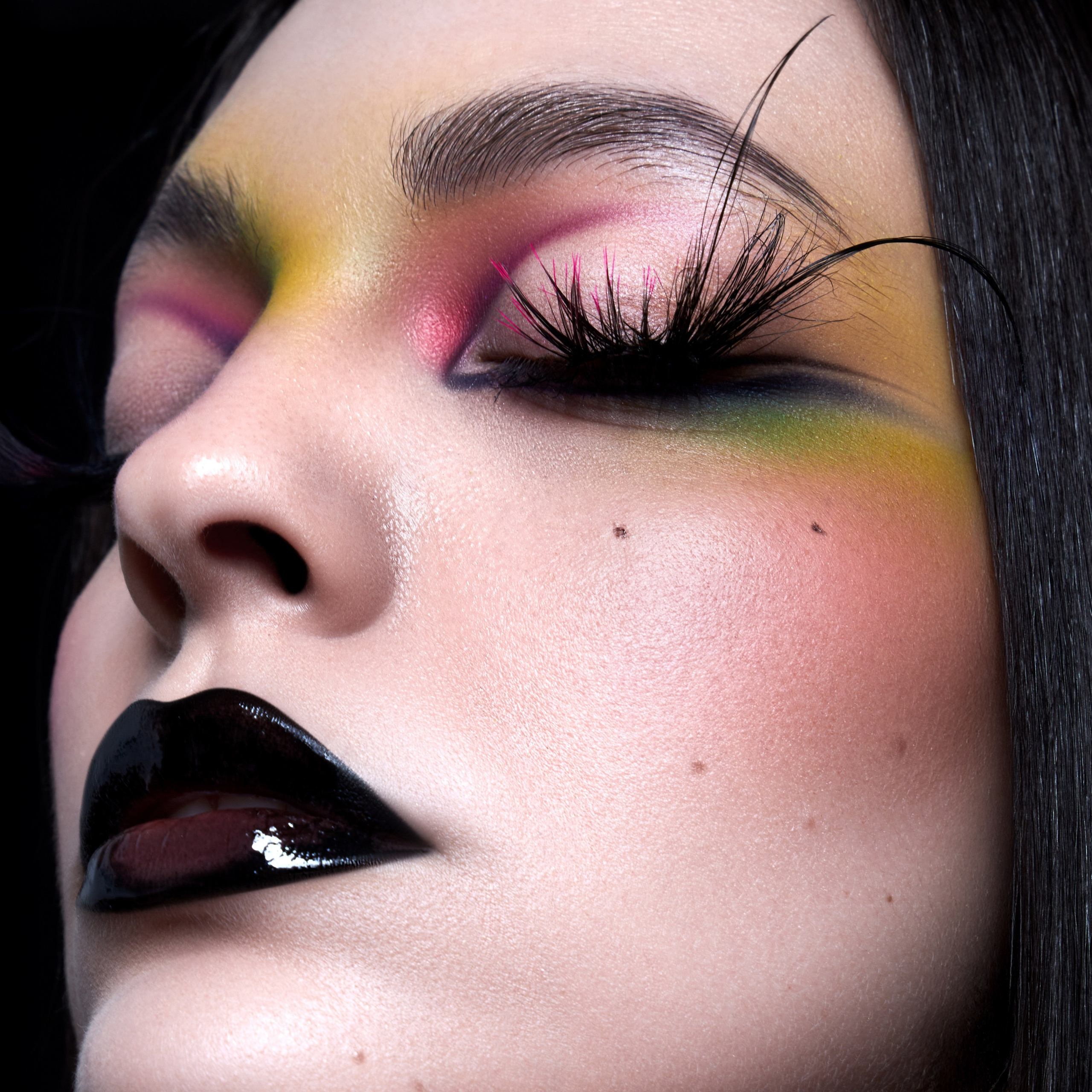 MAKEUP