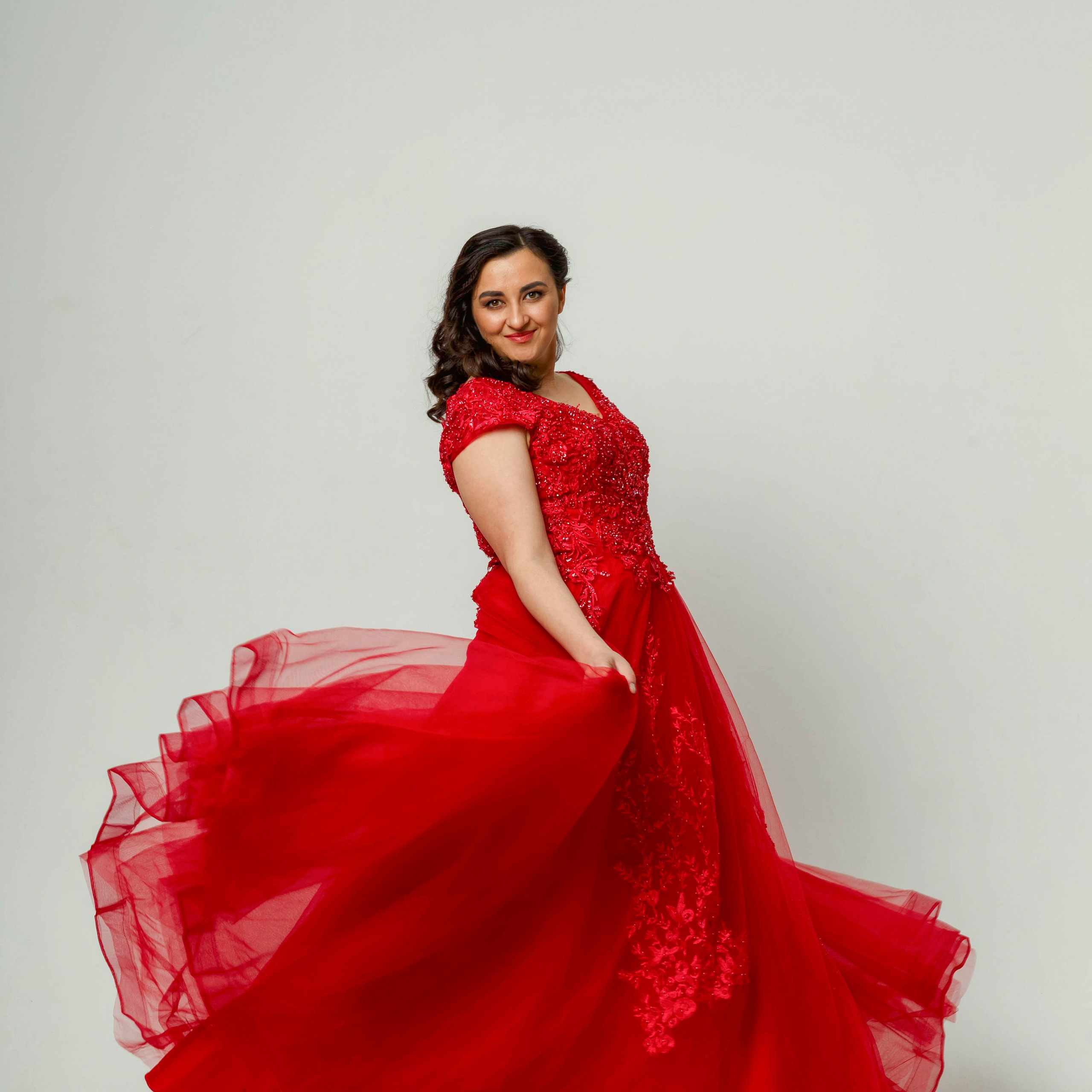 Елена Энжей