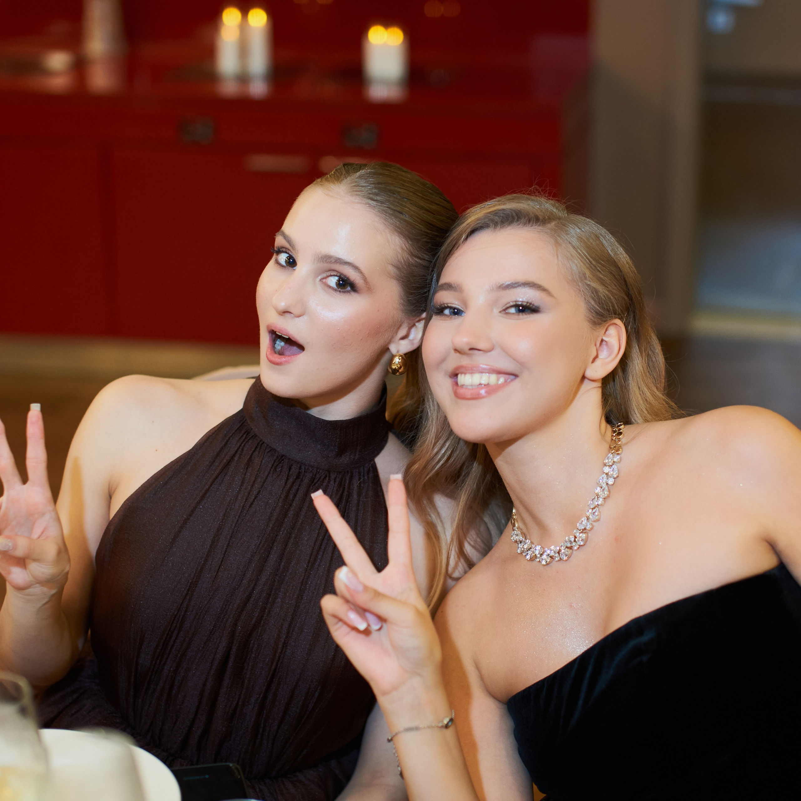 Репортаж с выпускного вечера 11 класса школы 29 в отеле Домина. Репортажный и женский фотограф в Новосибирске